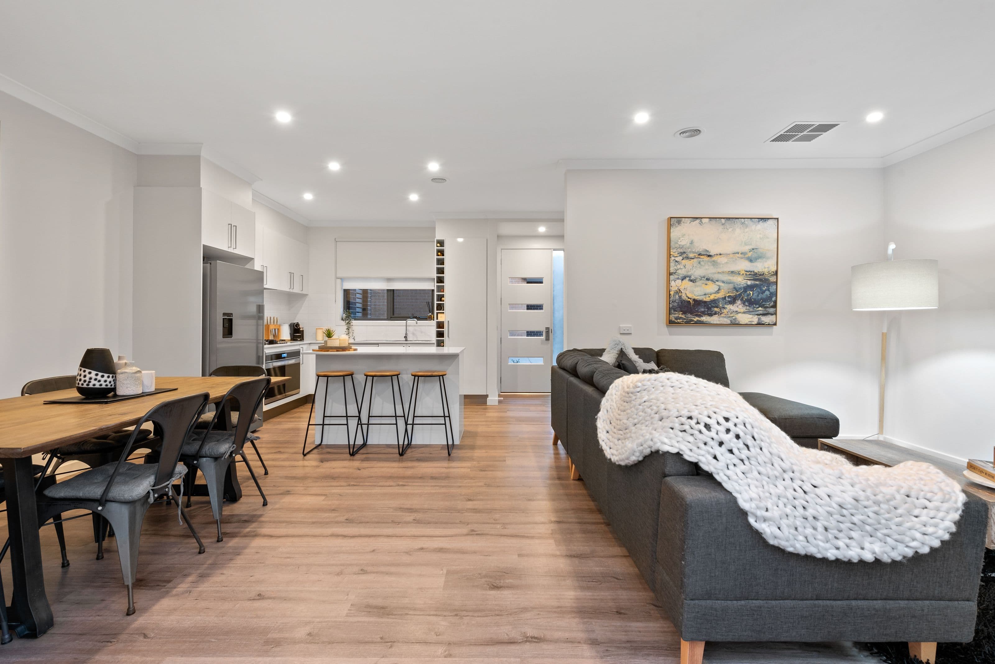 24 Mountain View Road, Kilsyth VIC 3137, Kilsyth - Thumbnail 3