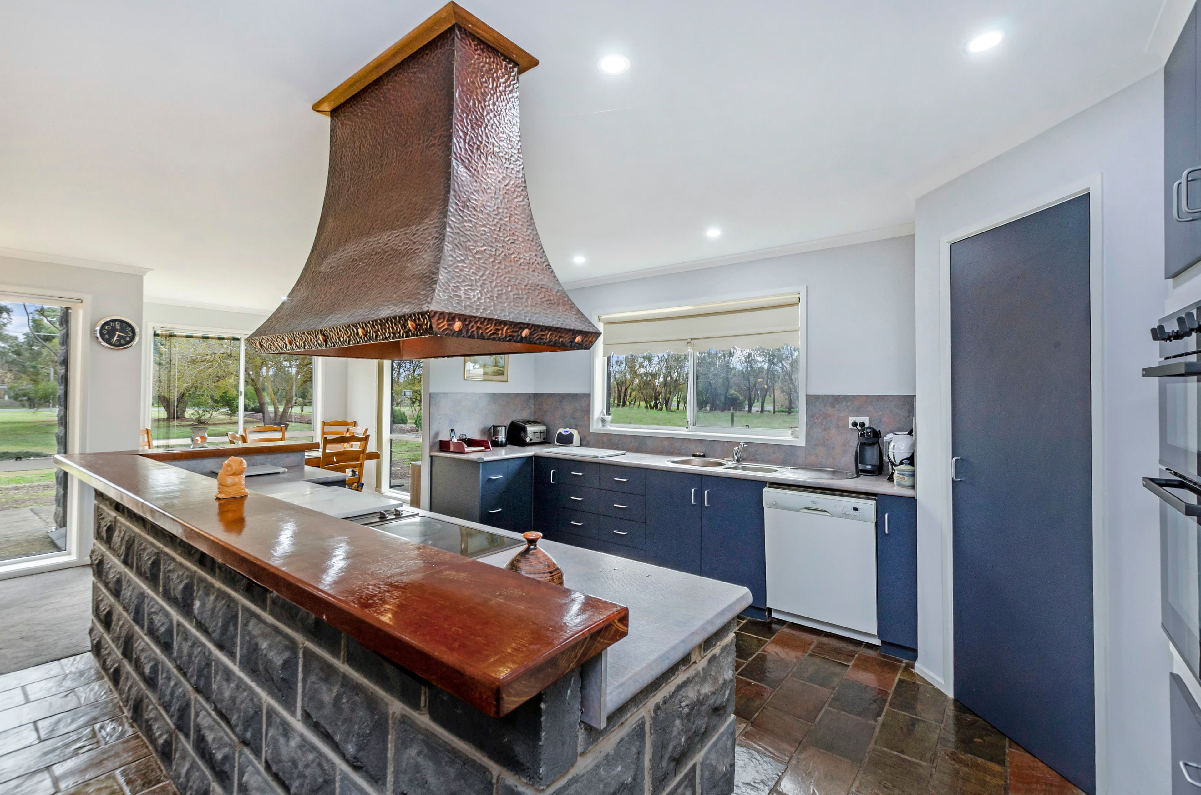 10 Boundary Road, Mortlake VIC 3272, Mortlake - Thumbnail 4