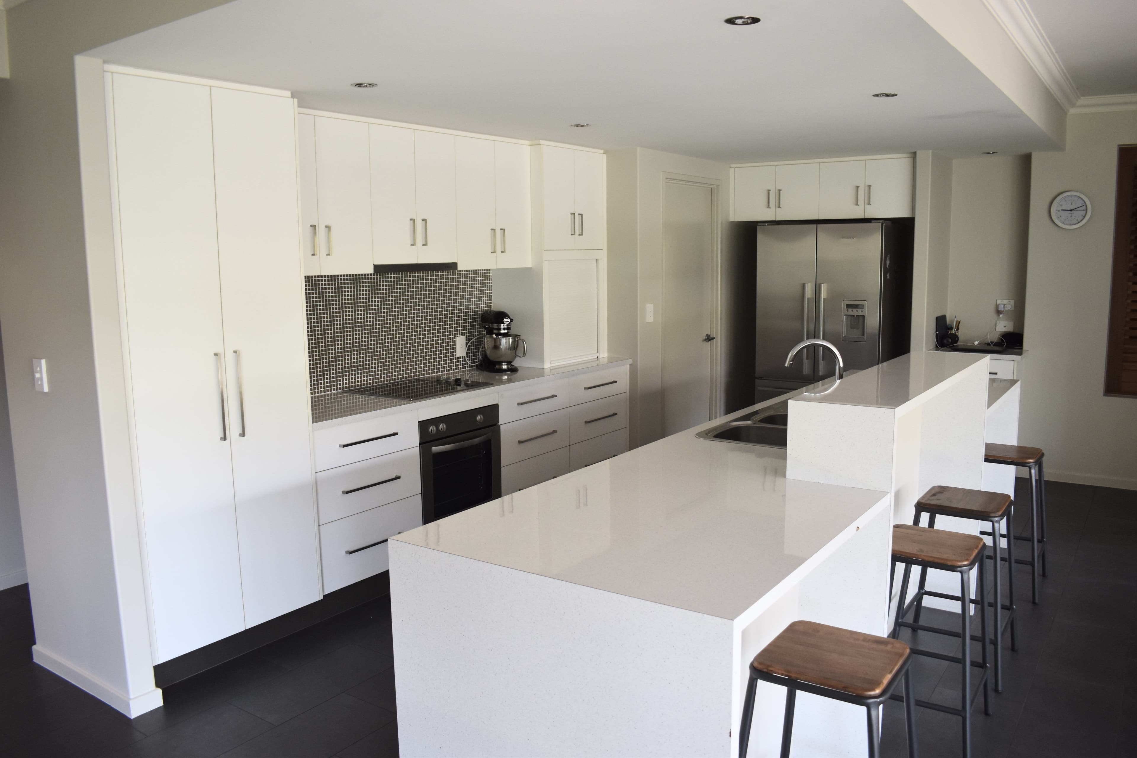 11 Morgan Place, Emerald QLD 4720, Emerald - Thumbnail 2