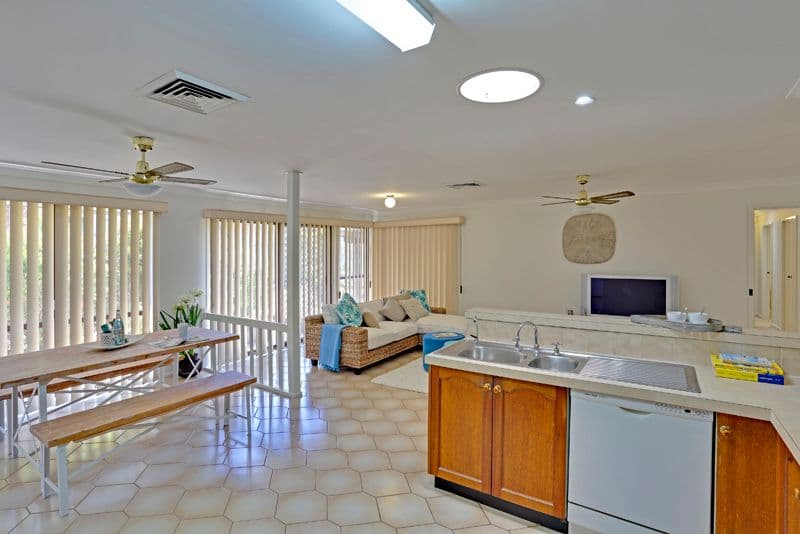 21 Namoi Close, Bateau Bay NSW 2261, Bateau Bay - Thumbnail 4