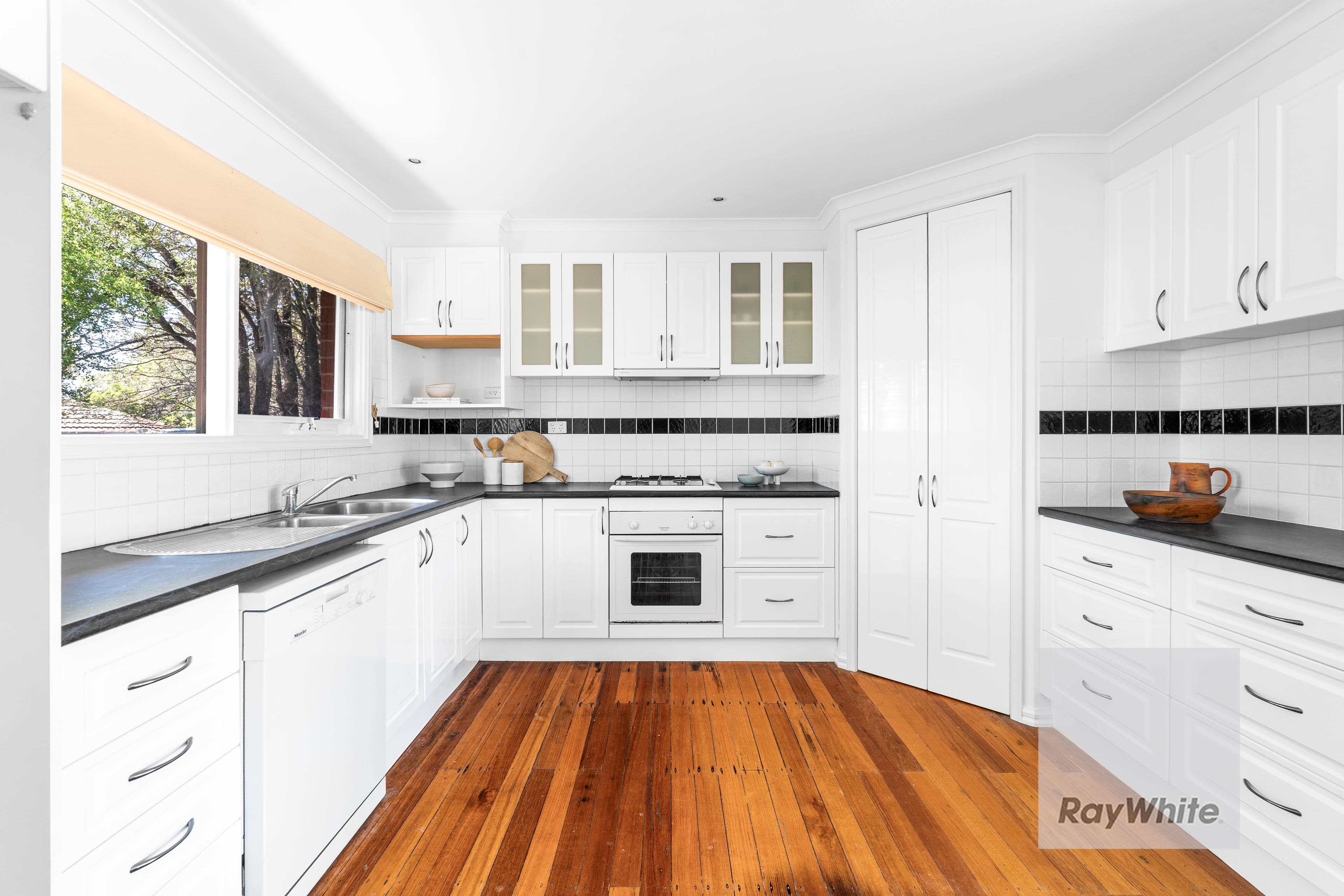 7 Mansfield Court, Bundoora VIC 3083, Bundoora - Thumbnail 3
