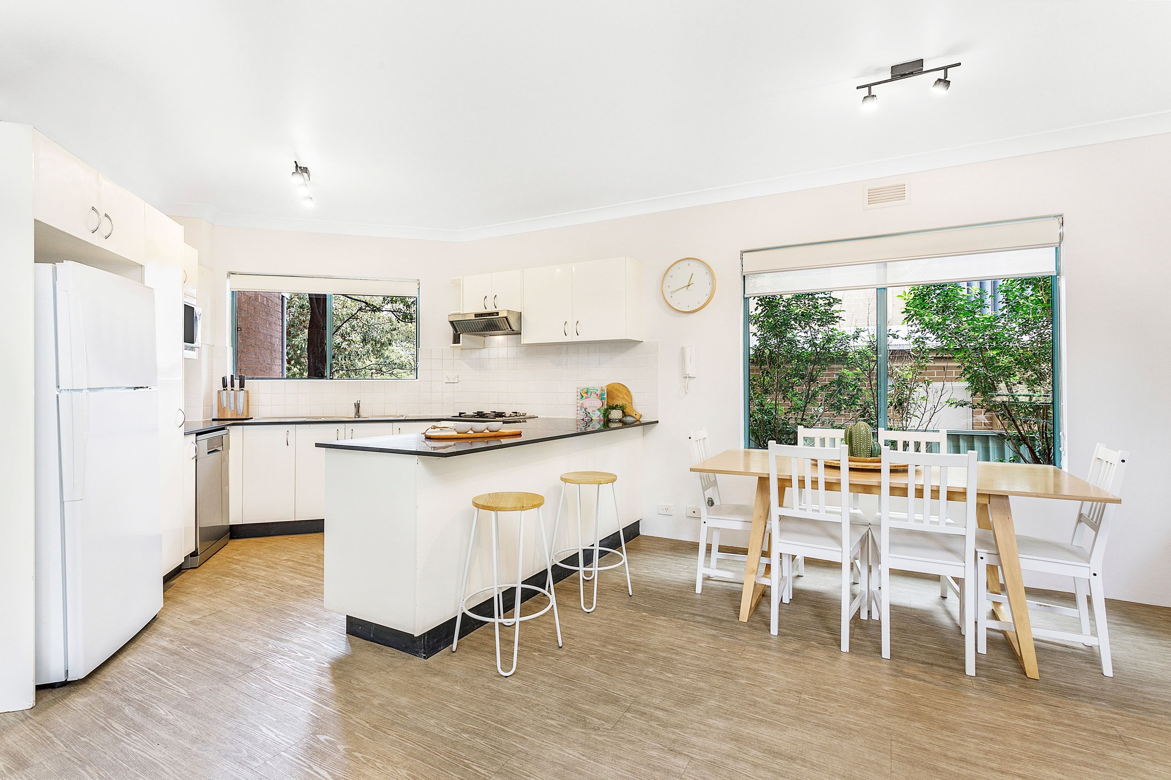 369-373 Kingsway, Caringbah NSW 2229, Caringbah - Thumbnail 2