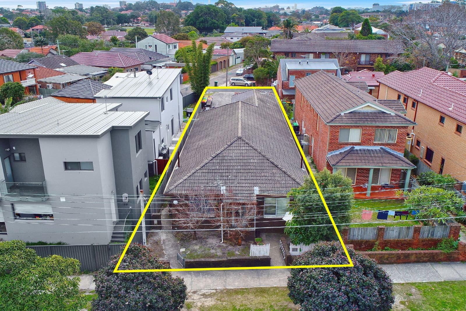 14 Borrodale Road, Kingsford - Image 1