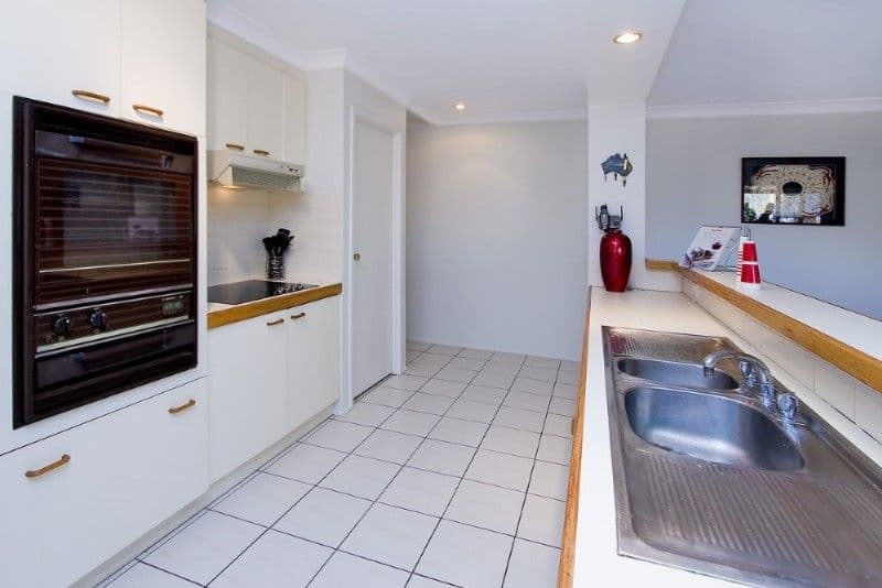 MOUNT OMMANEY QLD 4074, Mount Ommaney - Thumbnail 6