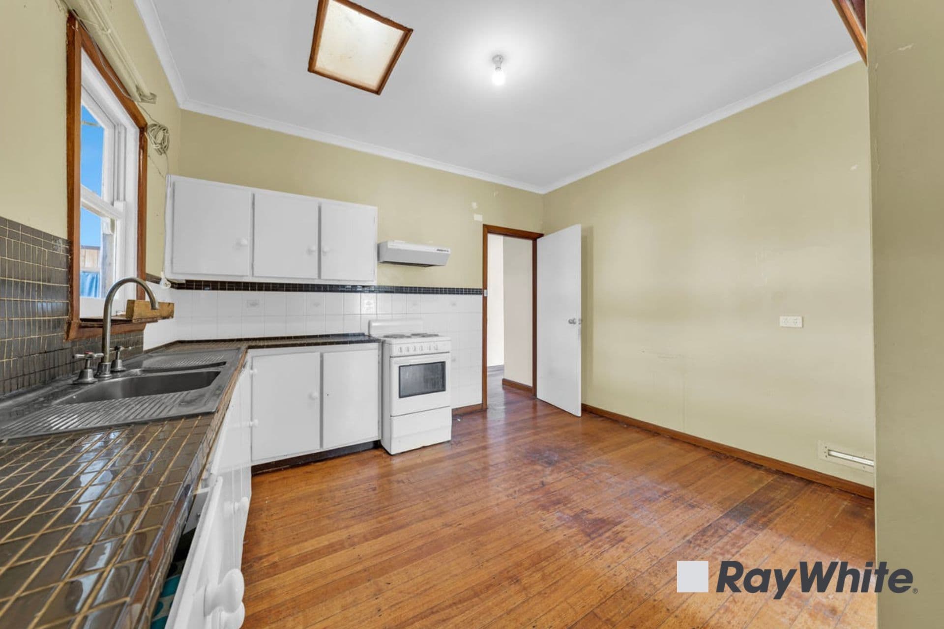 10 Halifax Street, Dandenong VIC 3175, Dandenong - Thumbnail 3