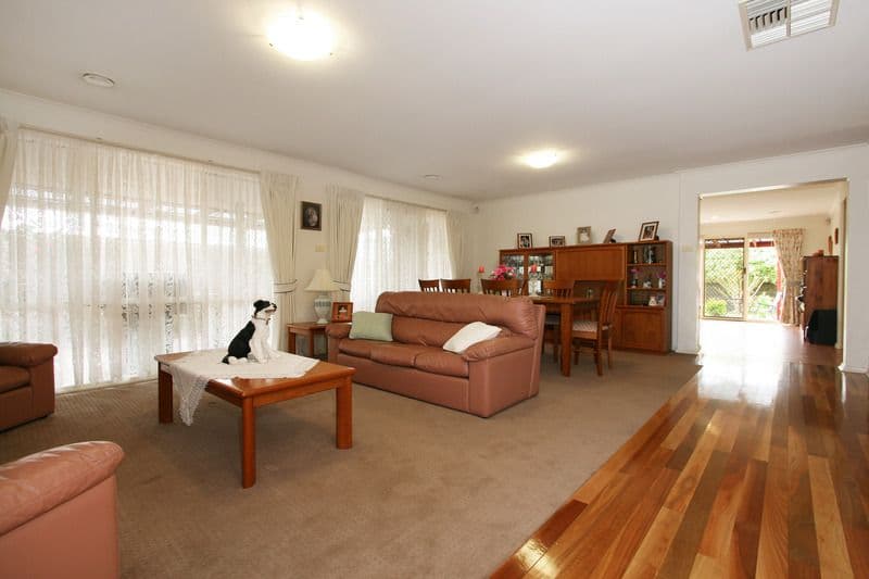 30 Goldentree Drive, CHIRNSIDE PARK VIC 3116, Chirnside Park - Thumbnail 2