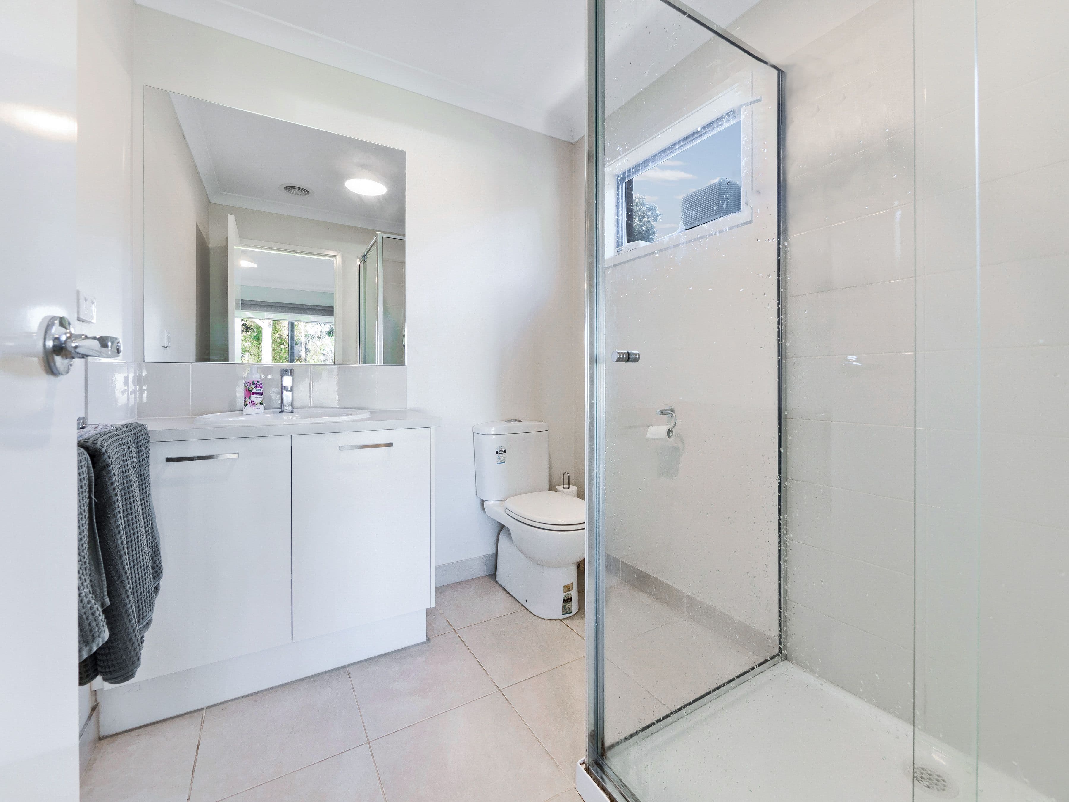 90 Elmslie Drive, Cranbourne East VIC 3977, Cranbourne East - Thumbnail 3