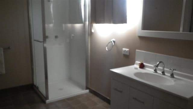 31 Hoffman Street, ROMA QLD 4455, Roma - Thumbnail 3