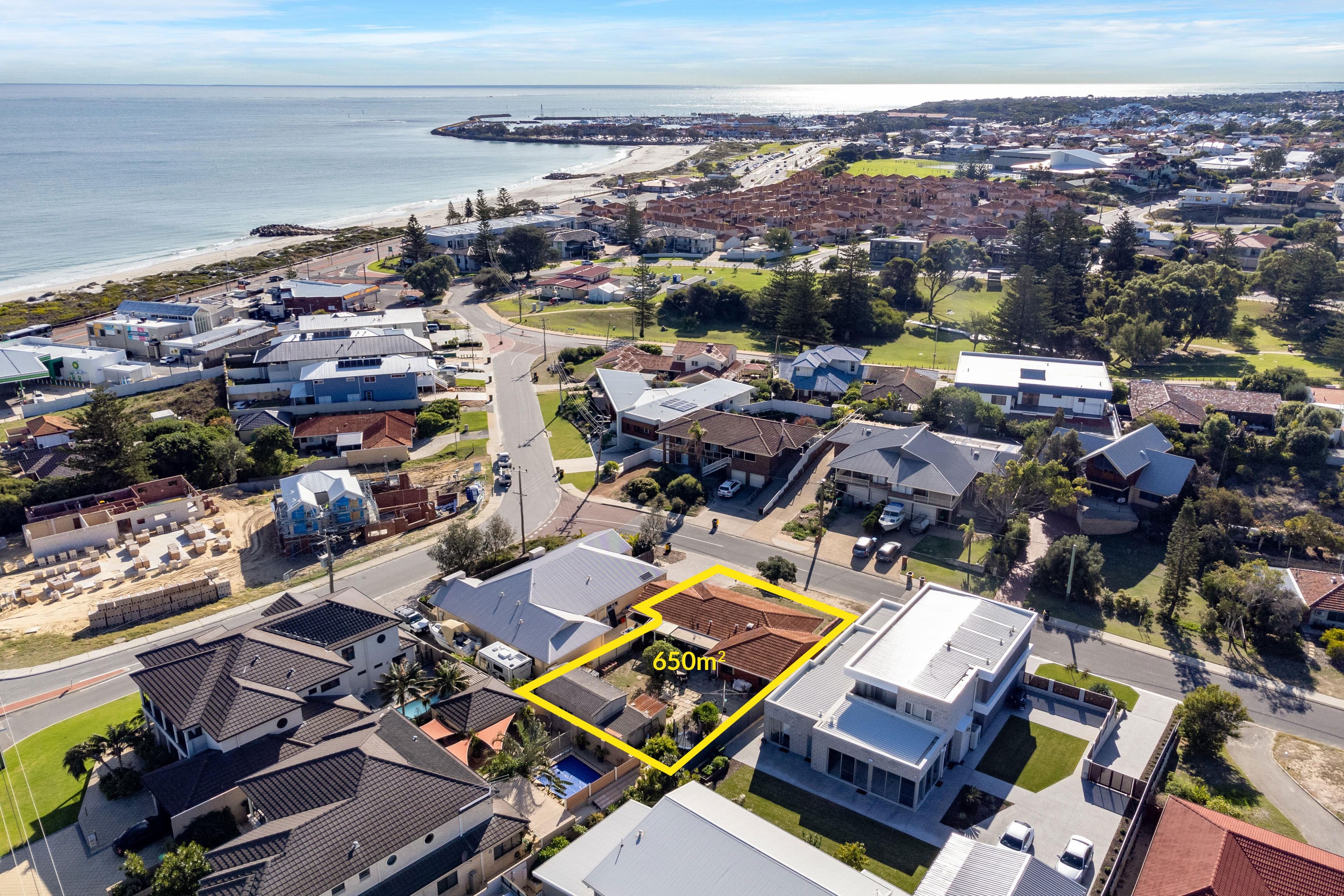 2 Parker Avenue, Sorrento WA 6020, Sorrento - Thumbnail 2