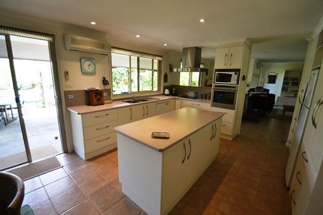 24 Watson Street, Avenel VIC 3664, Avenel - Thumbnail 4