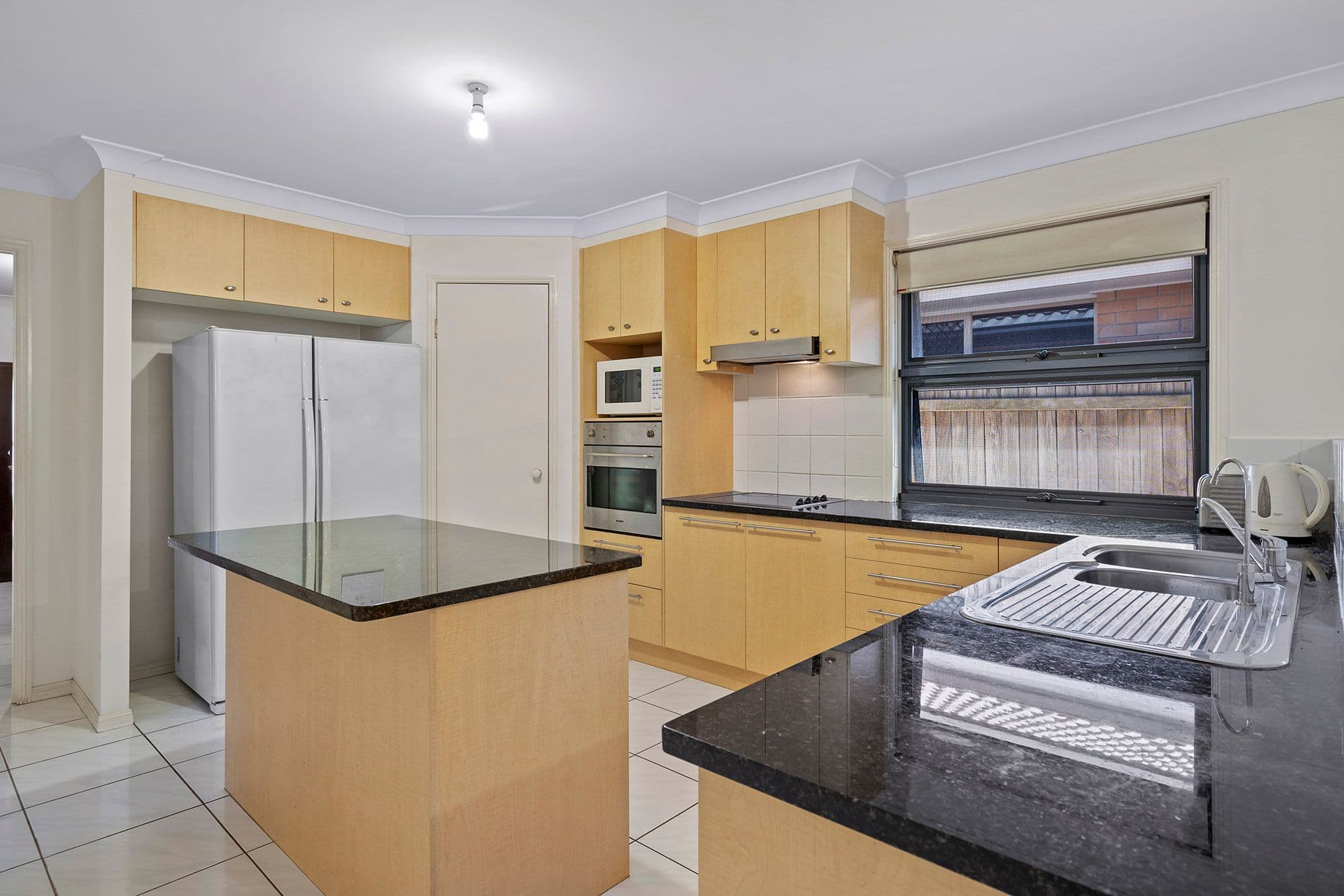18 Lindwall Street, Upper Mount Gravatt QLD 4122, Upper Mount Gravatt - Thumbnail 3