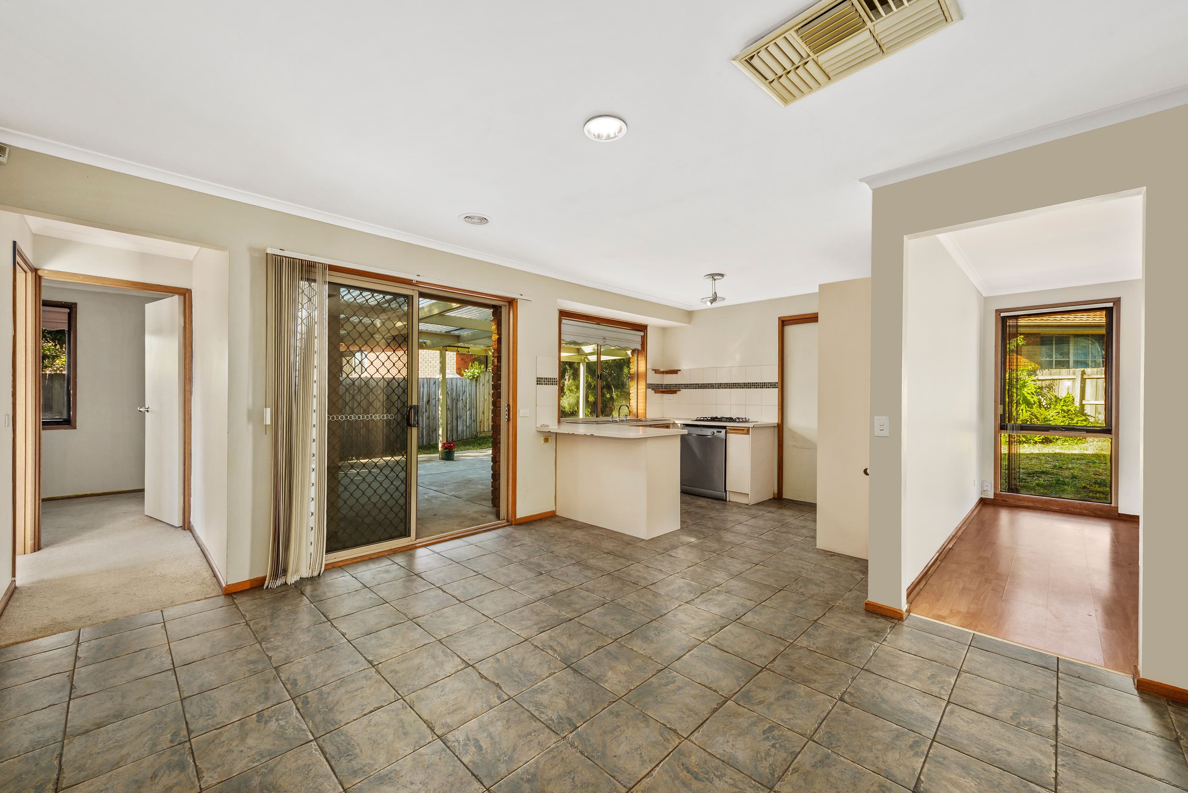 1 Orsett Court, Mill Park VIC 3082, Mill Park - Thumbnail 3