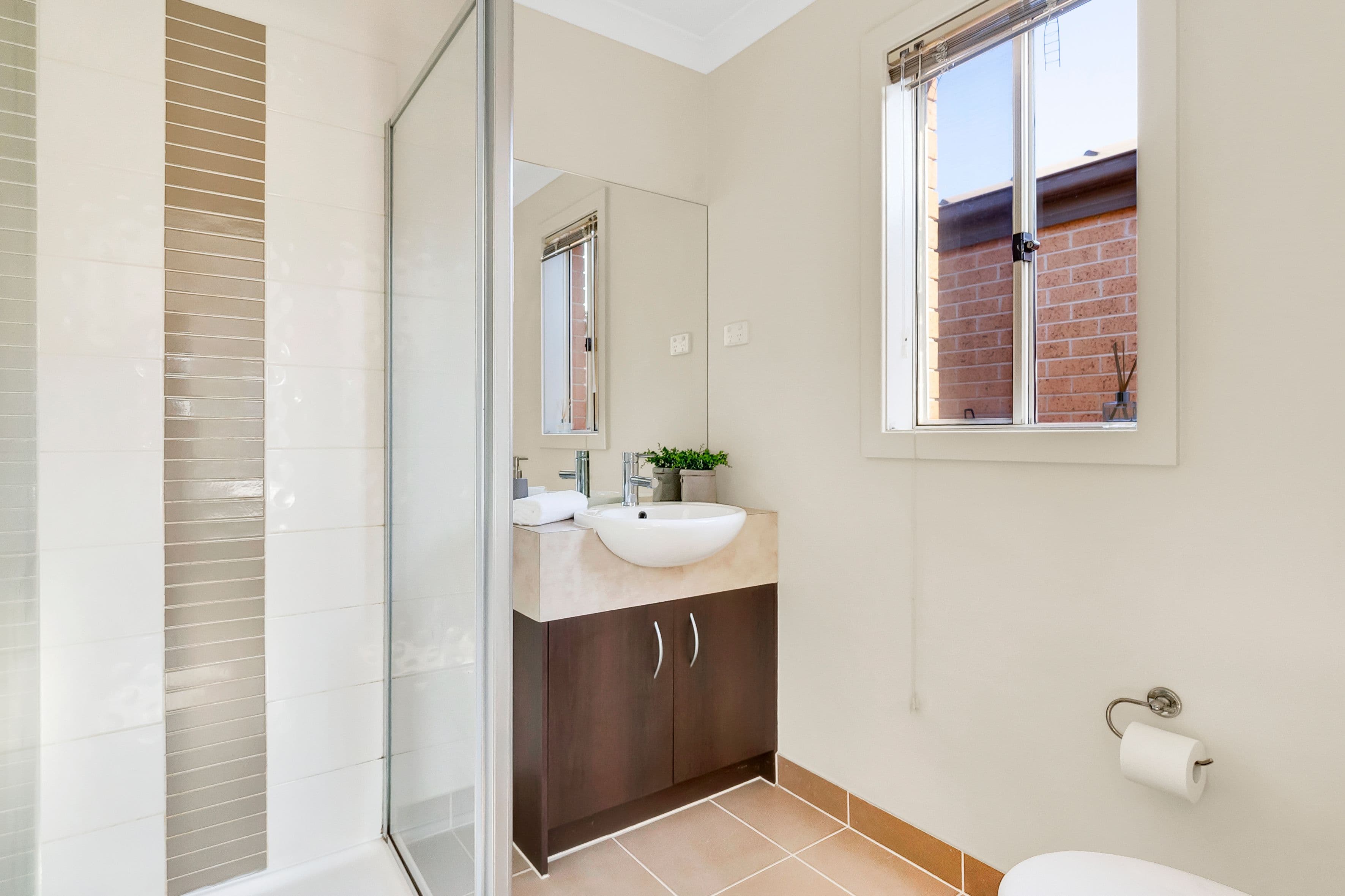 8 Claire Way, Tarneit VIC 3029, Tarneit - Thumbnail 3