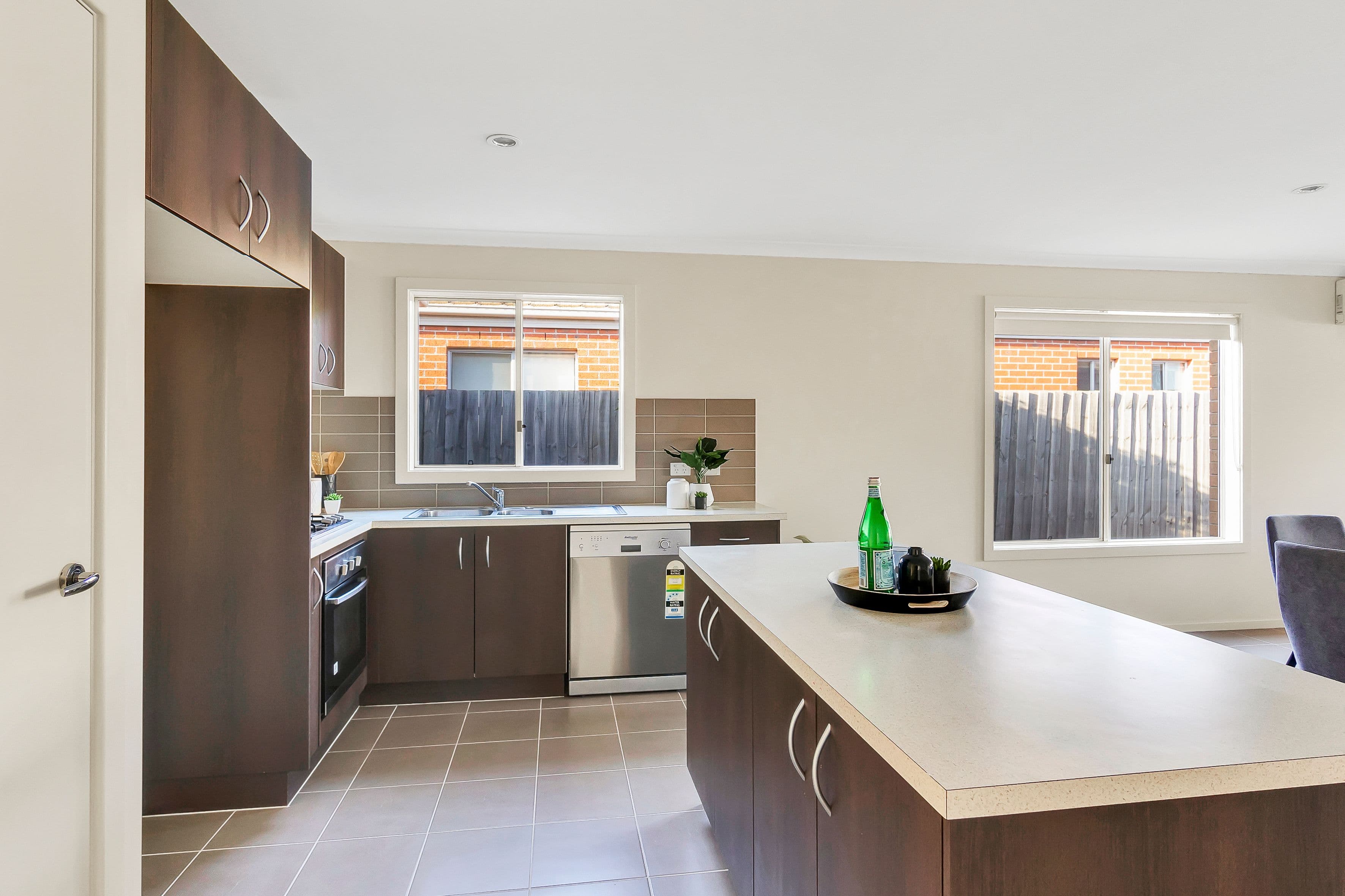8 Claire Way, Tarneit VIC 3029, Tarneit - Thumbnail 5