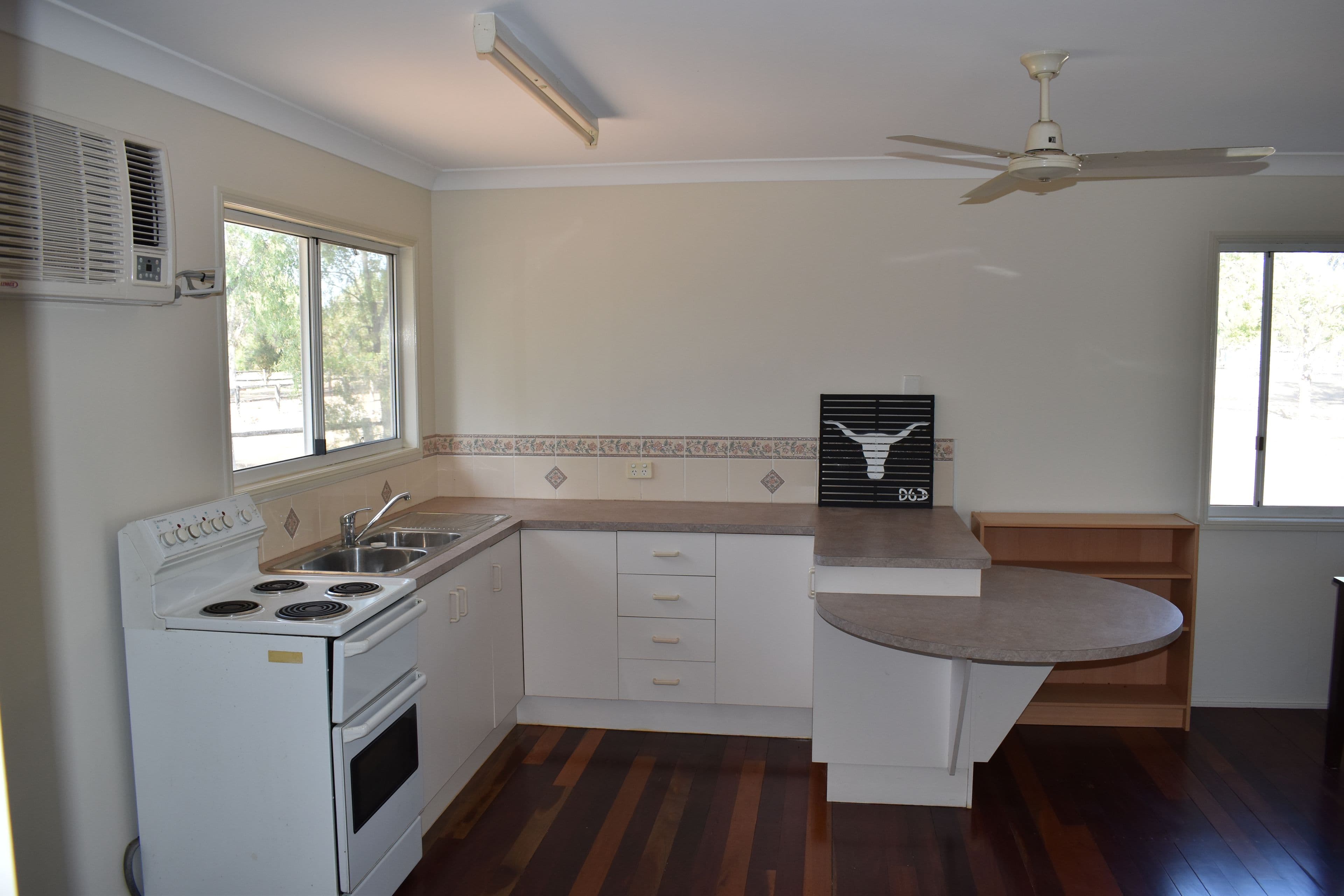 32 Silica Road, Emerald QLD 4720, Emerald - Thumbnail 4