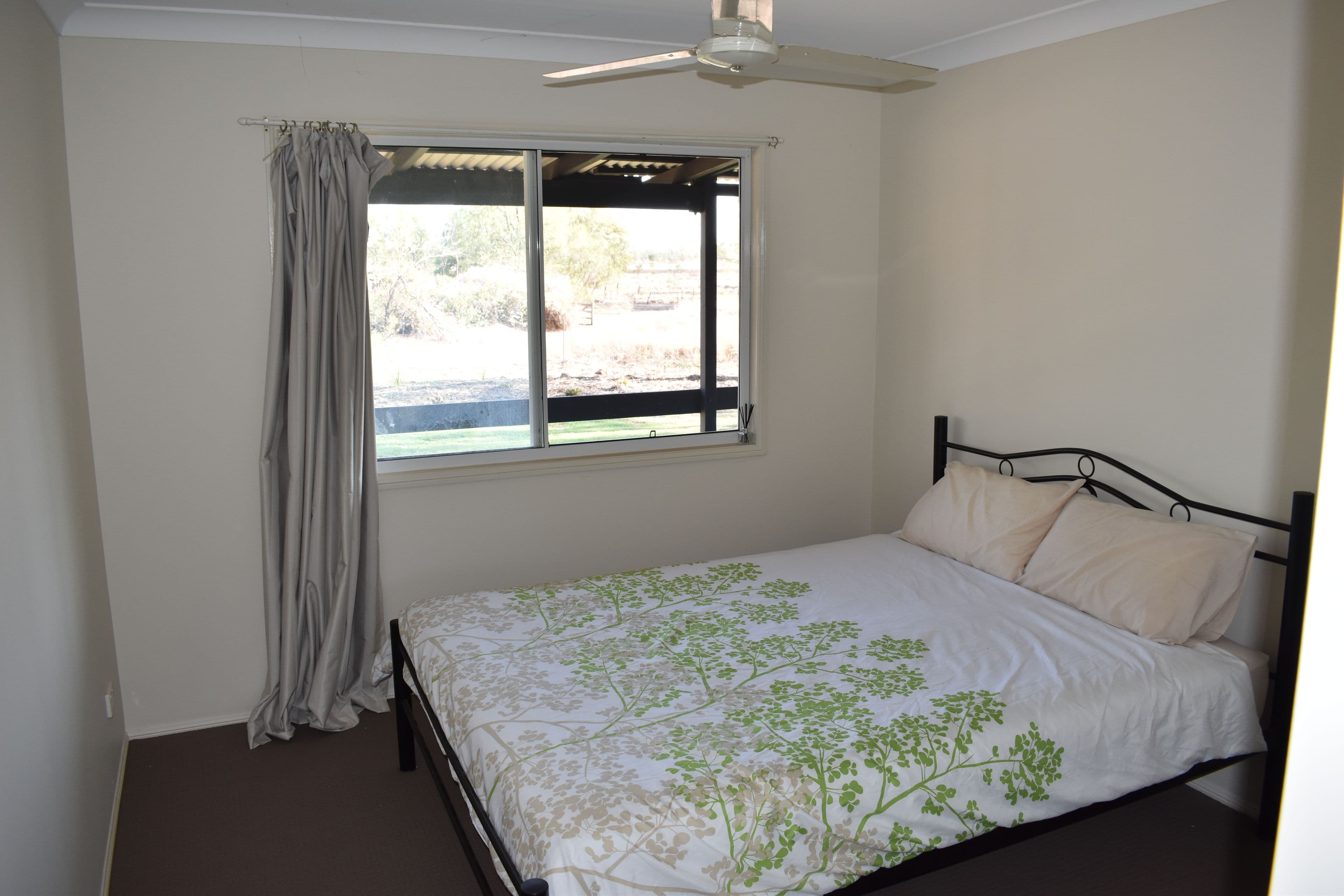 32 Silica Road, Emerald QLD 4720, Emerald - Thumbnail 6