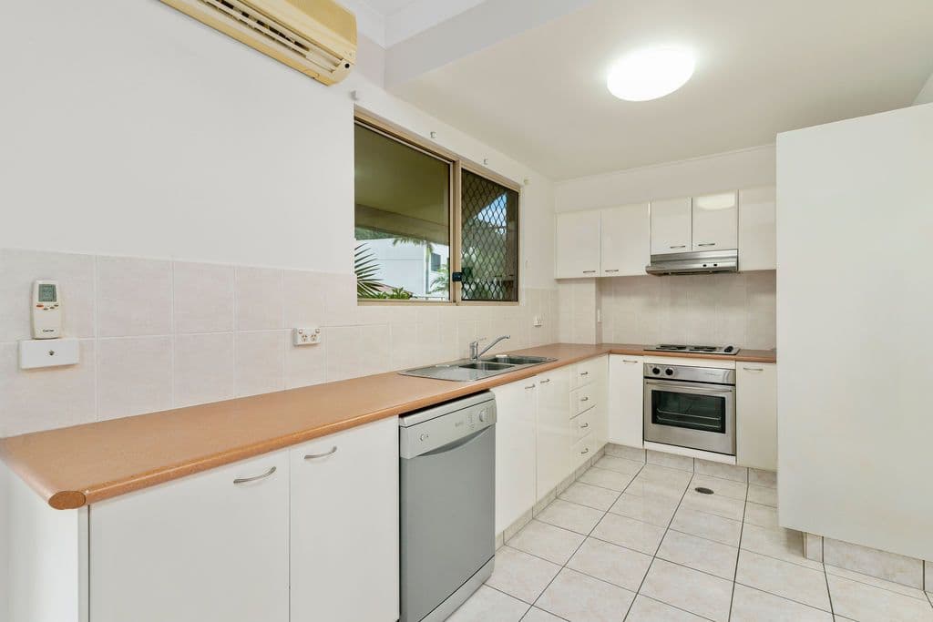 174 Galleon Way, Currumbin Waters QLD 4223, Currumbin Waters - Thumbnail 2