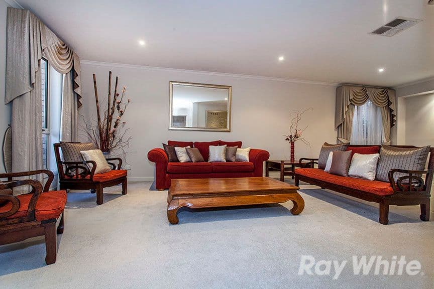 14 Townsville Court, Scoresby VIC 3179, Scoresby - Thumbnail 2