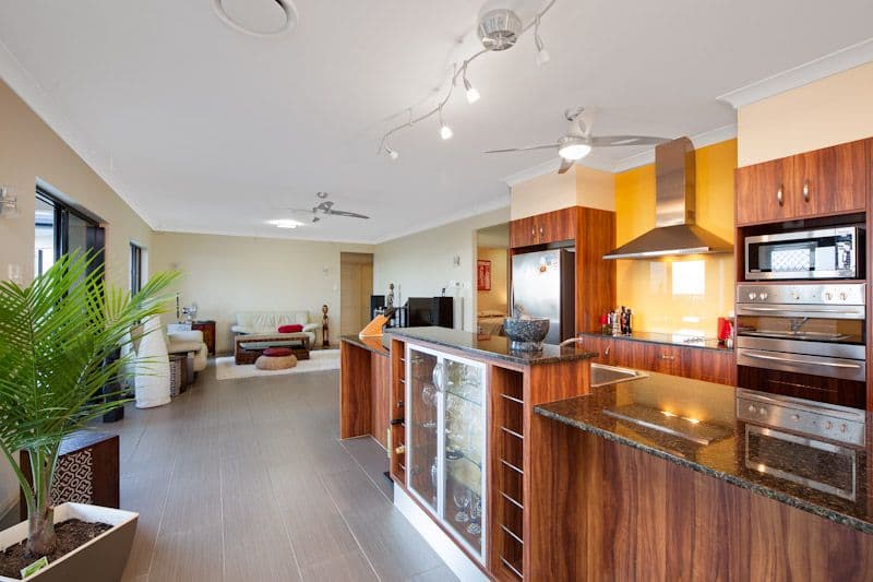 81 Summer Hill Drive, MOOROOBOOL QLD 4870, Mooroobool - Thumbnail 5