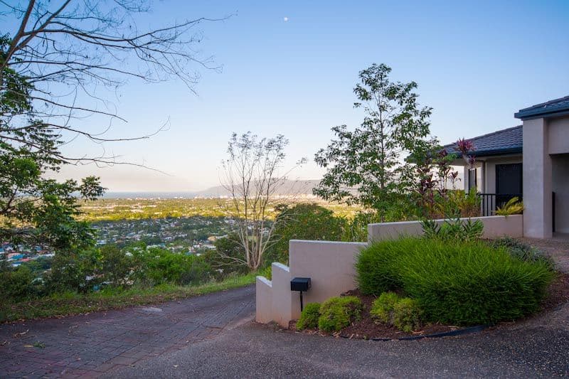 81 Summer Hill Drive, MOOROOBOOL QLD 4870, Mooroobool - Thumbnail 6
