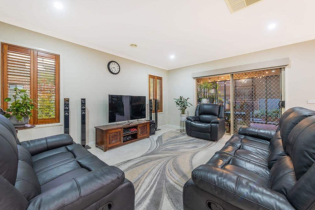 7 Merrowland Avenue, Cranbourne North VIC 3977, Cranbourne North - Thumbnail 3