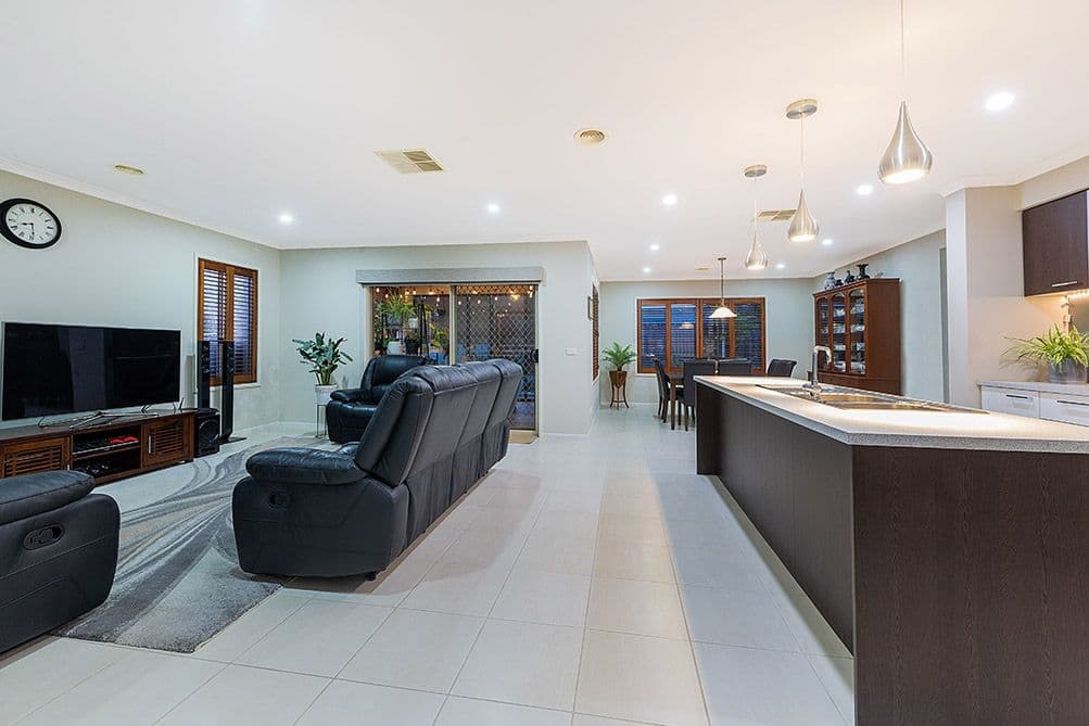 7 Merrowland Avenue, Cranbourne North VIC 3977, Cranbourne North - Thumbnail 5