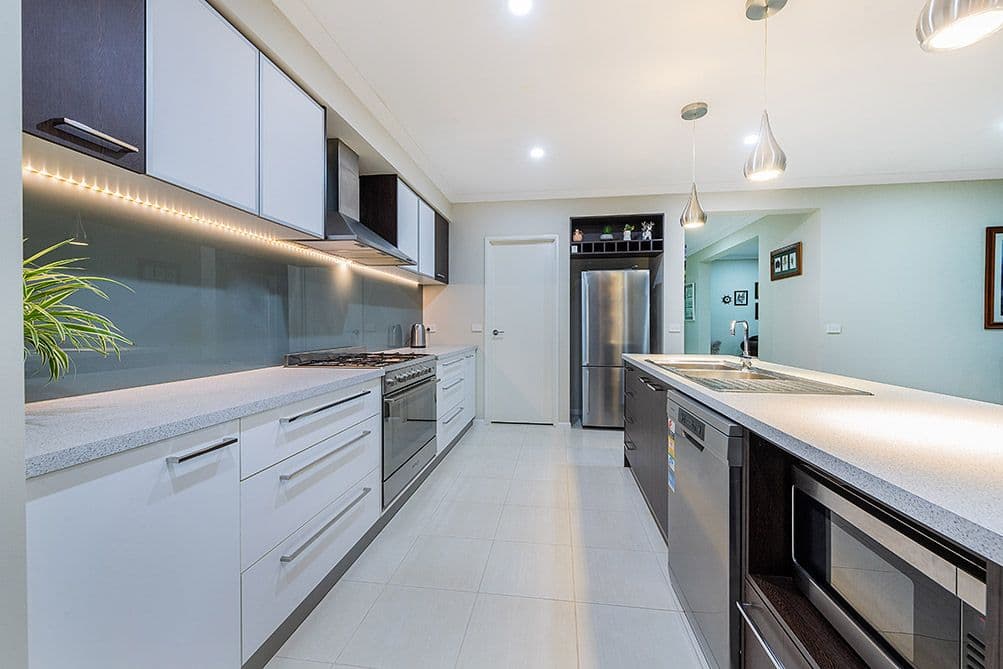 7 Merrowland Avenue, Cranbourne North VIC 3977, Cranbourne North - Thumbnail 6
