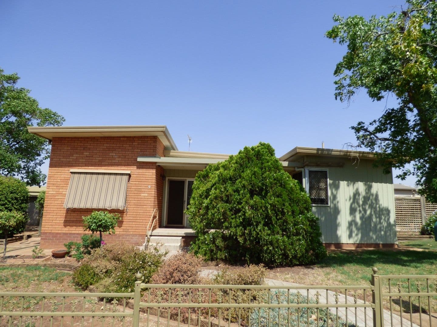 4 East Street, Parkes - Image 1