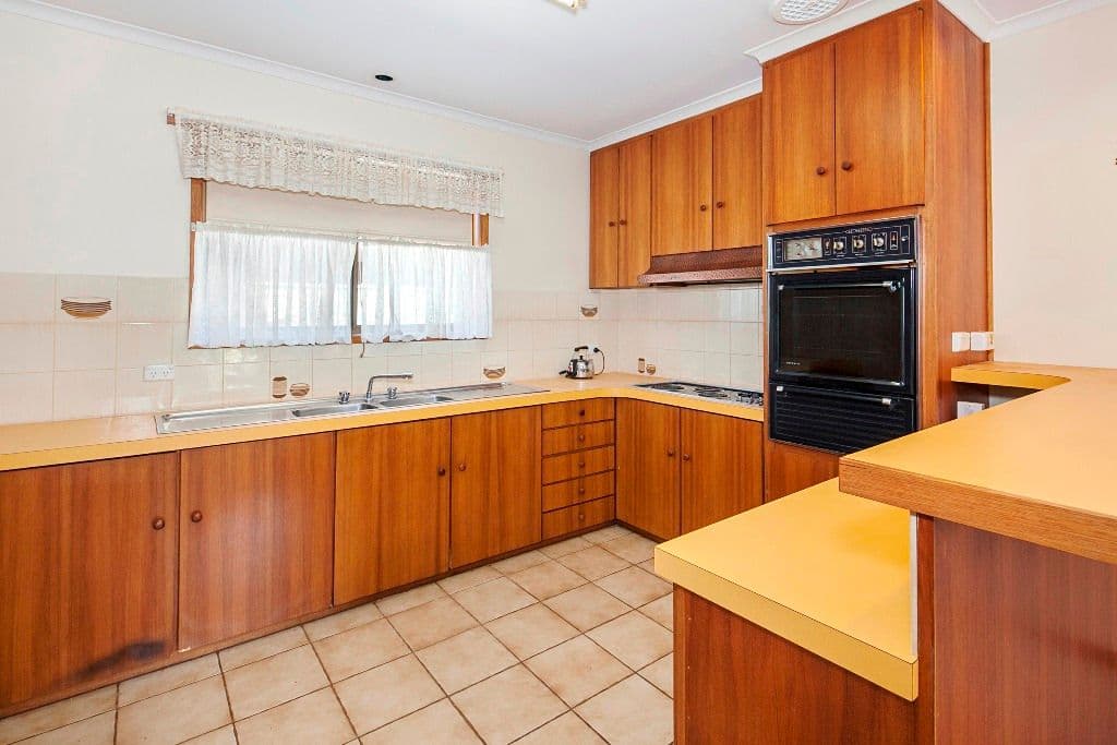 42 Park Street, WENDOUREE VIC 3355, Wendouree - Thumbnail 3