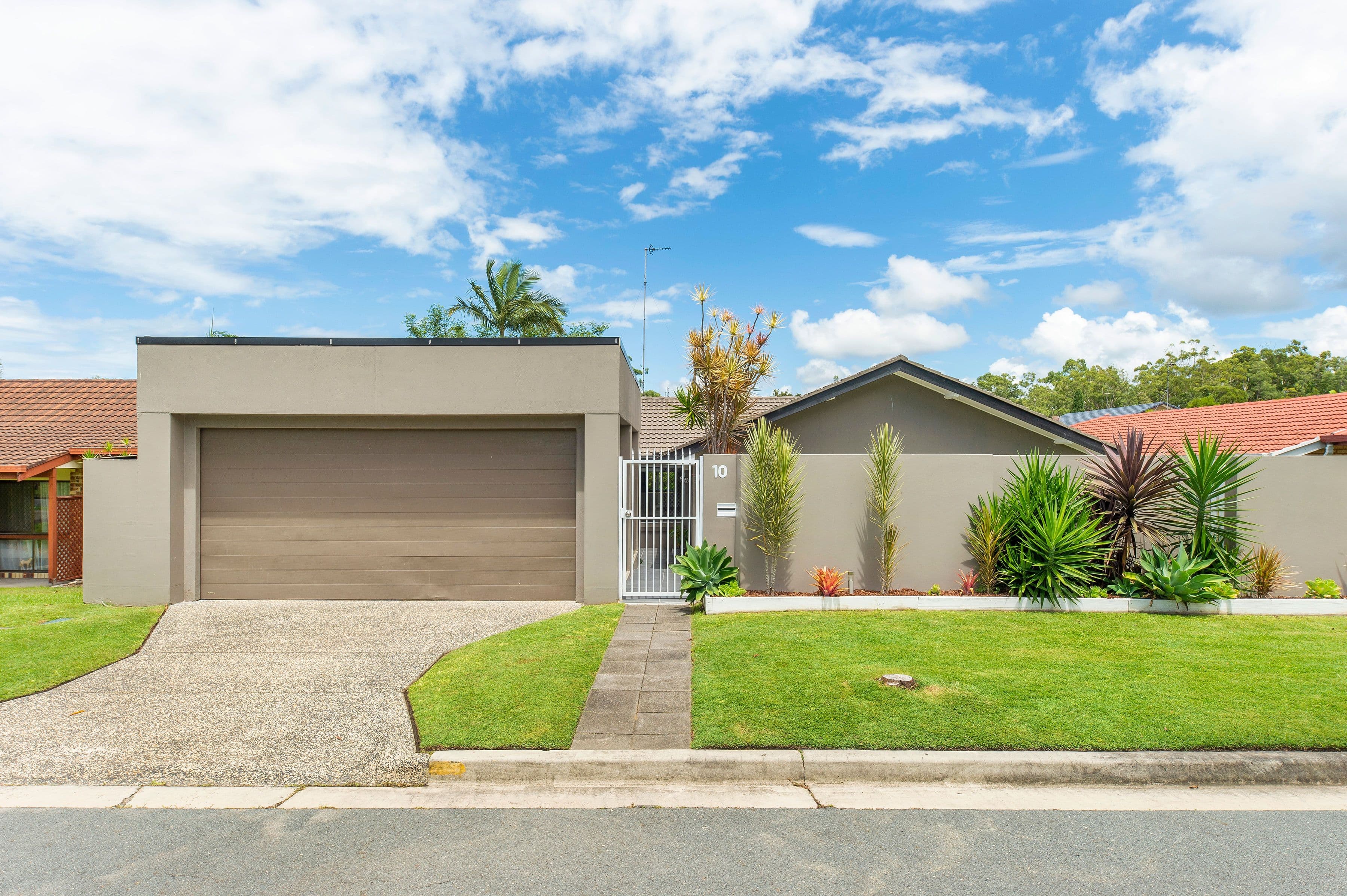 10 Allspice Drive, Ashmore QLD 4214, Ashmore - Thumbnail 2