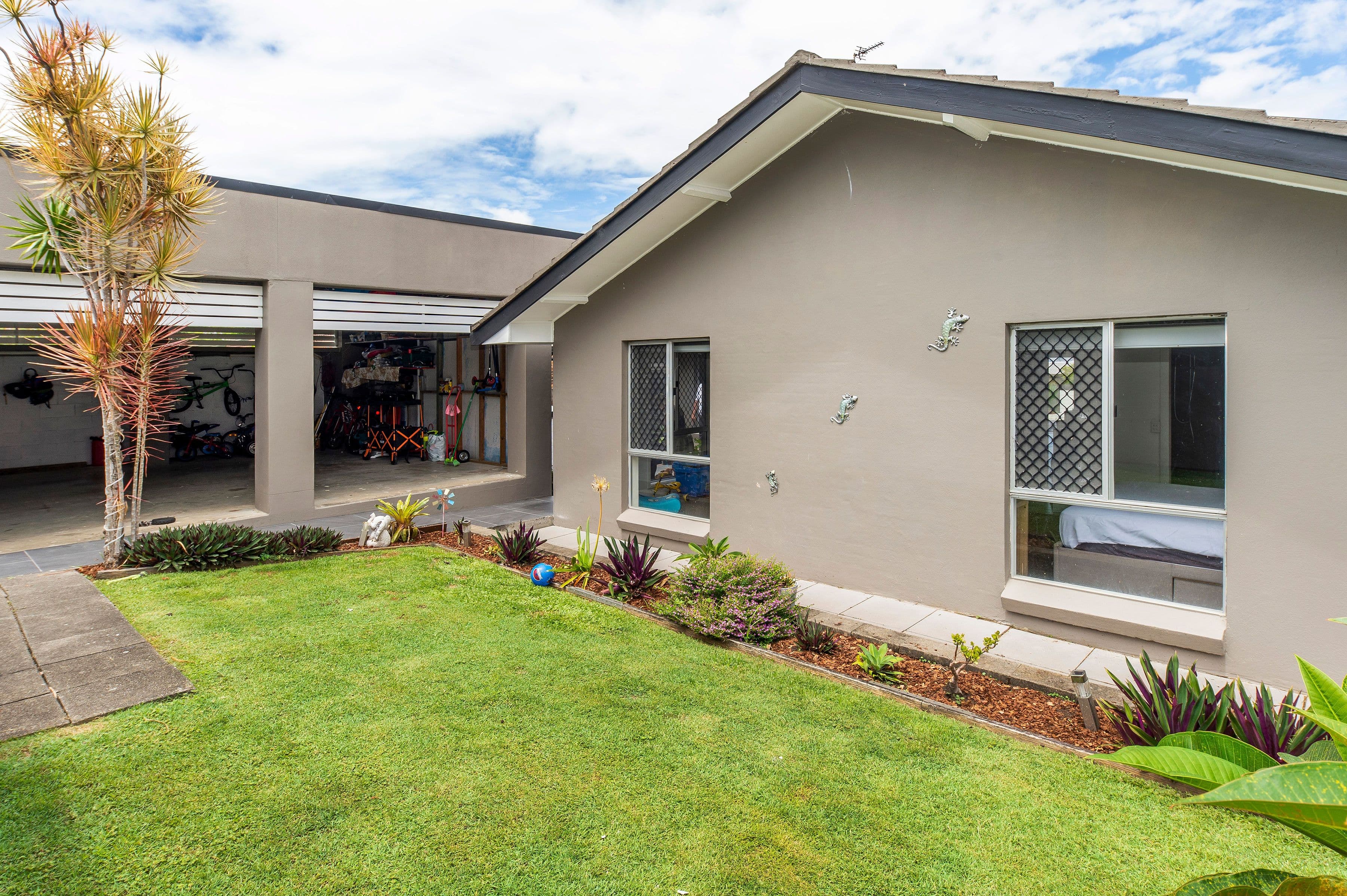 10 Allspice Drive, Ashmore QLD 4214, Ashmore - Thumbnail 3