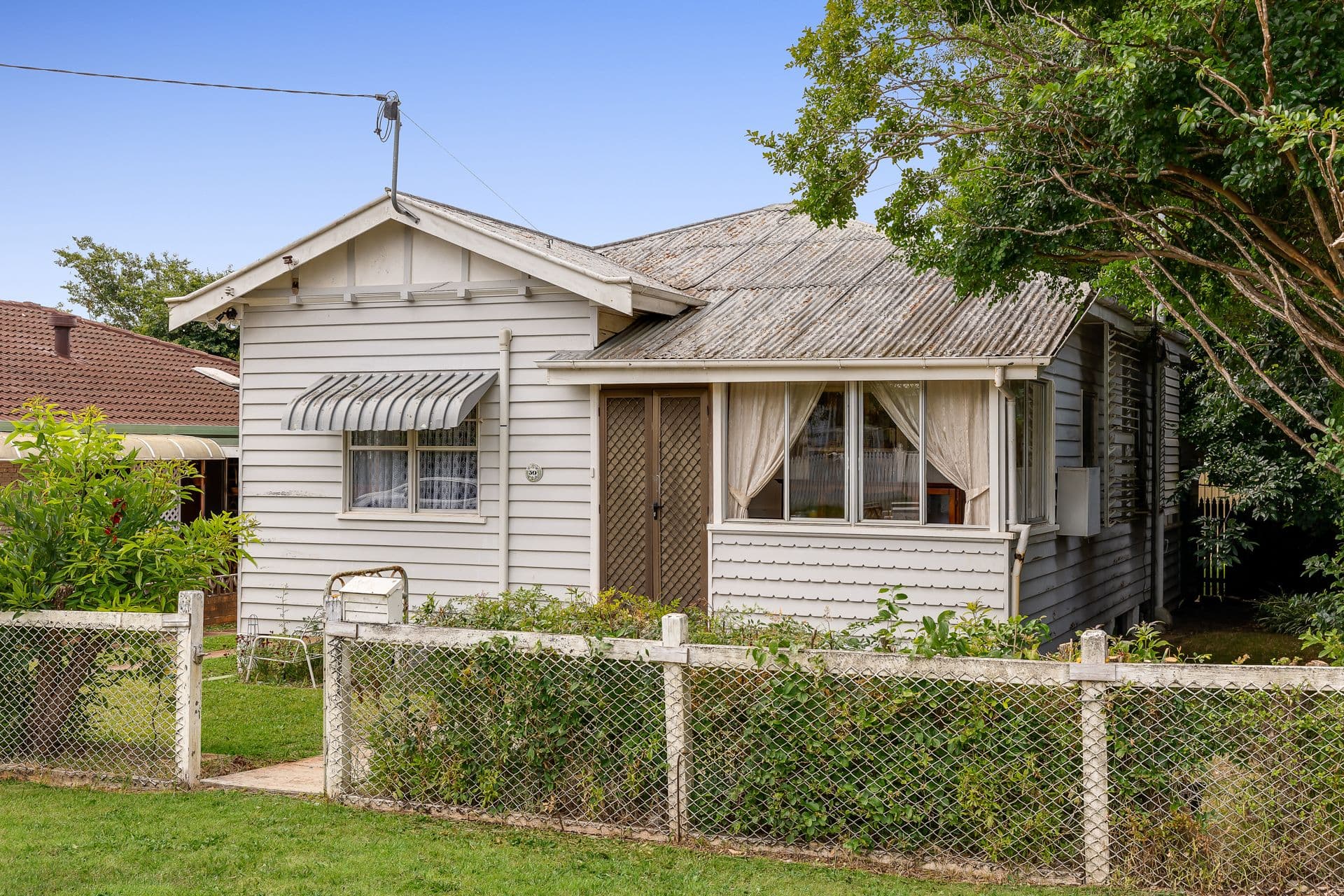 39 Henderson Street, Newtown QLD 4350, Newtown - Thumbnail 2