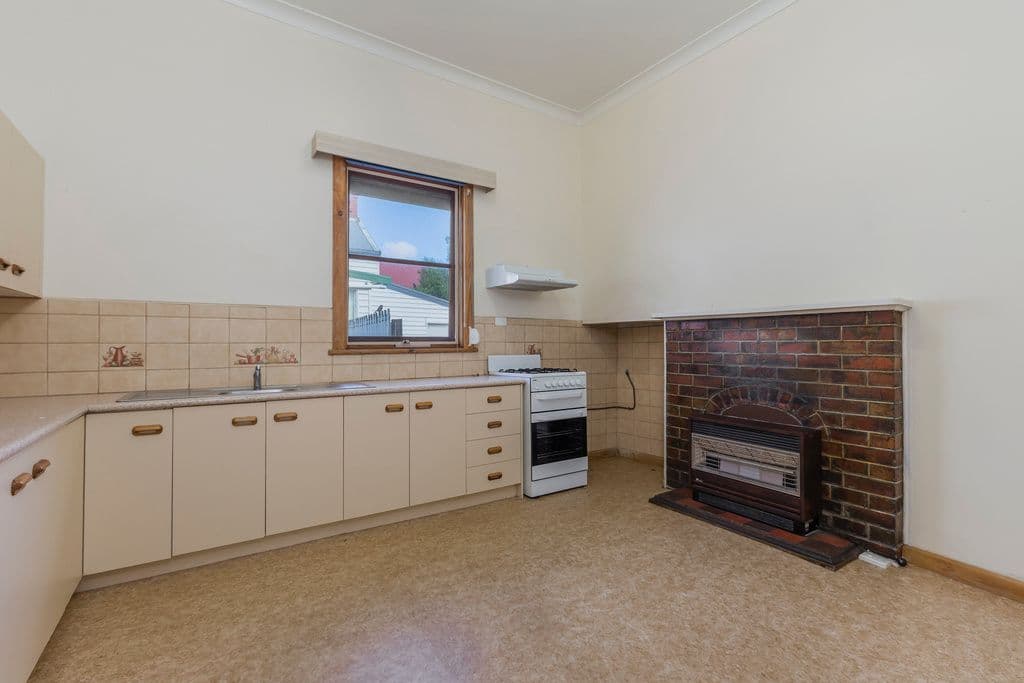 36 Waratah Street, Geelong West VIC 3218, Geelong West - Thumbnail 2