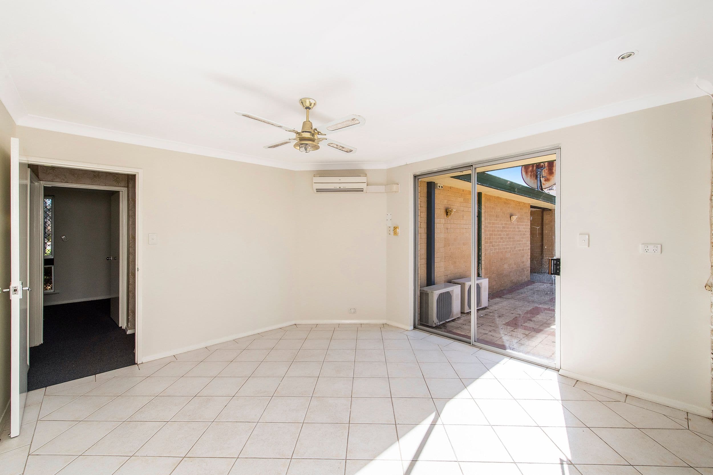 42 Waterton Way, Cooloongup WA 6168, Cooloongup - Thumbnail 3