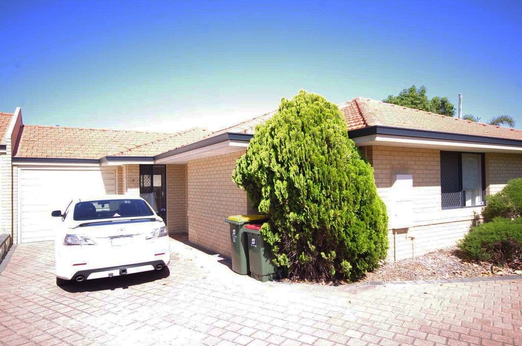 59 Eastdene Circle, Nollamara WA 6061, Nollamara - Thumbnail 2