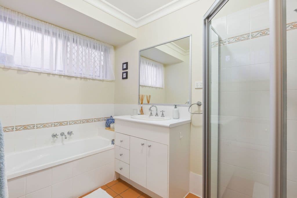 11 Cosmos Court, Elanora QLD 4221, Elanora - Thumbnail 7