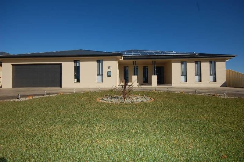 7 Catanzariti Drive, YOOGALI NSW 2680, Yoogali - Image 1