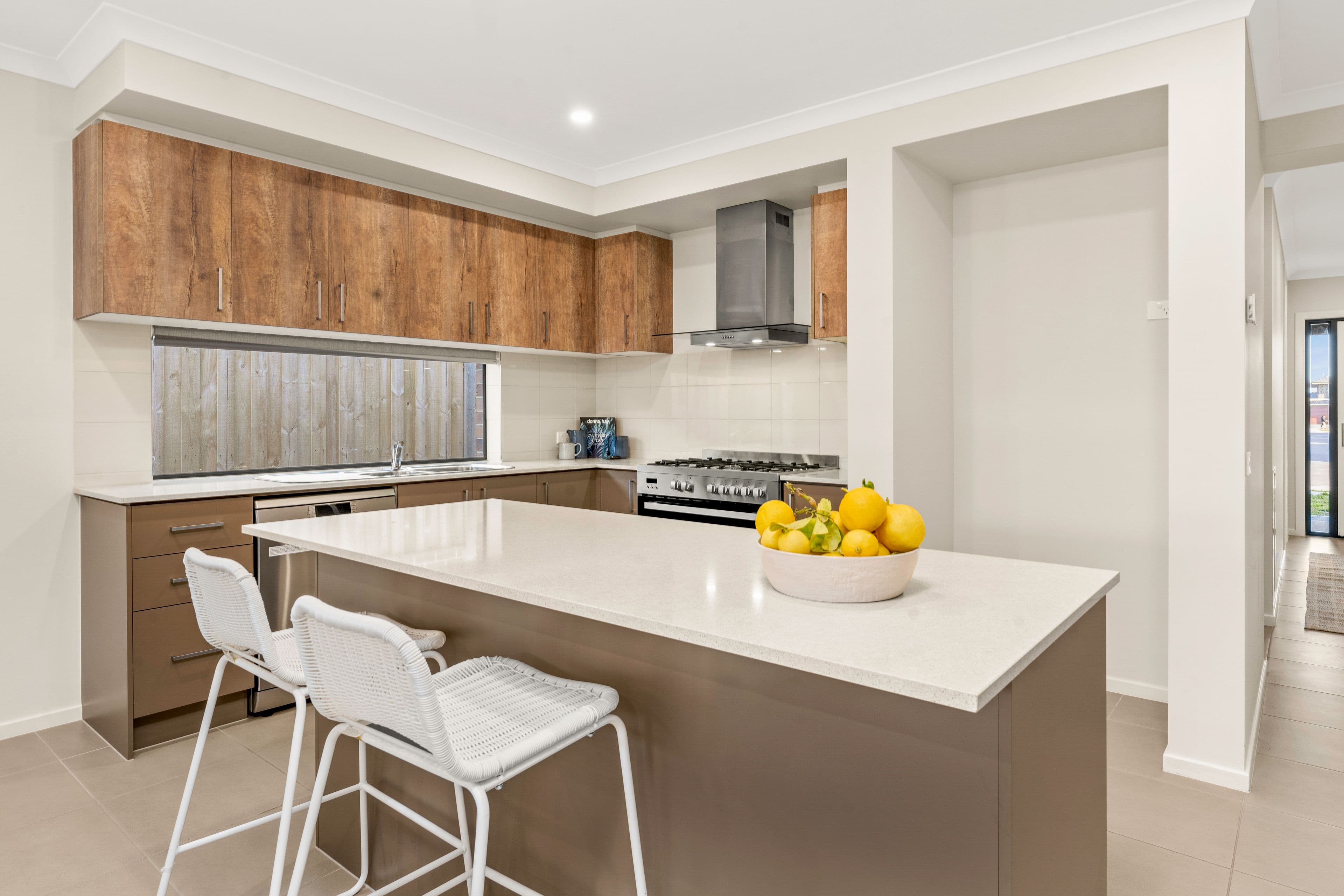 15 Wolverine Crescent, Clyde North VIC 3978, Clyde North - Thumbnail 4