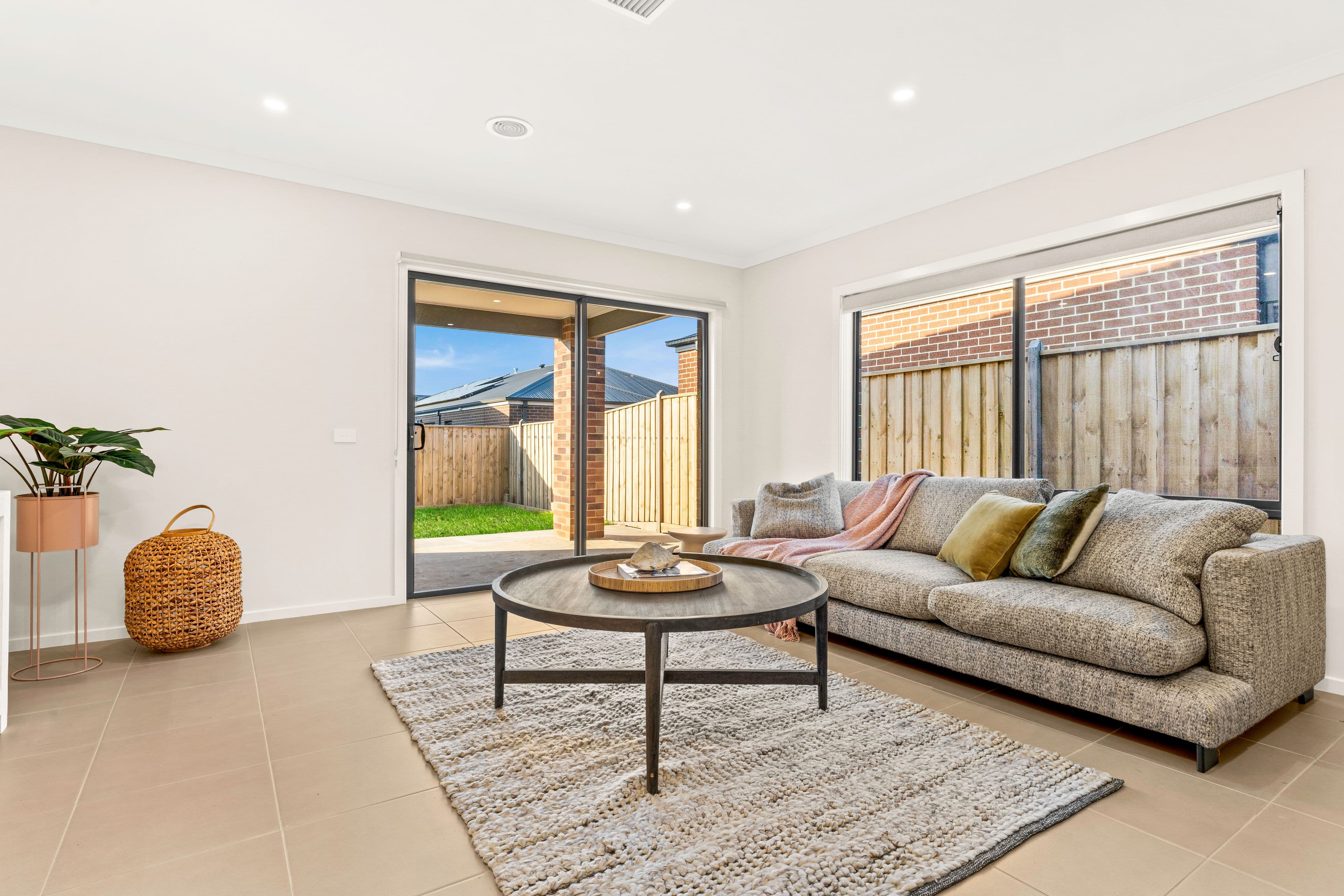 15 Wolverine Crescent, Clyde North VIC 3978, Clyde North - Thumbnail 7