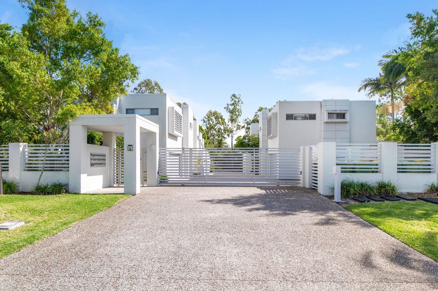 10 Careel Close, Helensvale QLD 4212, Helensvale - Image 1