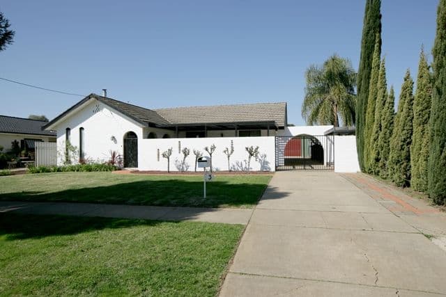3 Crisp Drive, WAGGA WAGGA NSW 2650, Wagga Wagga - Thumbnail 2