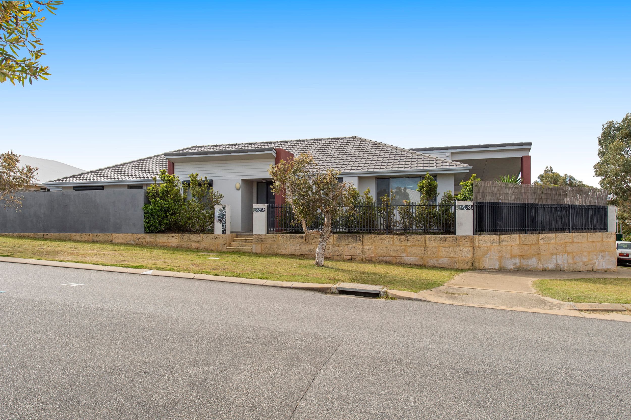 8 Amazon Drive, Baldivis WA 6171, Baldivis - Thumbnail 2