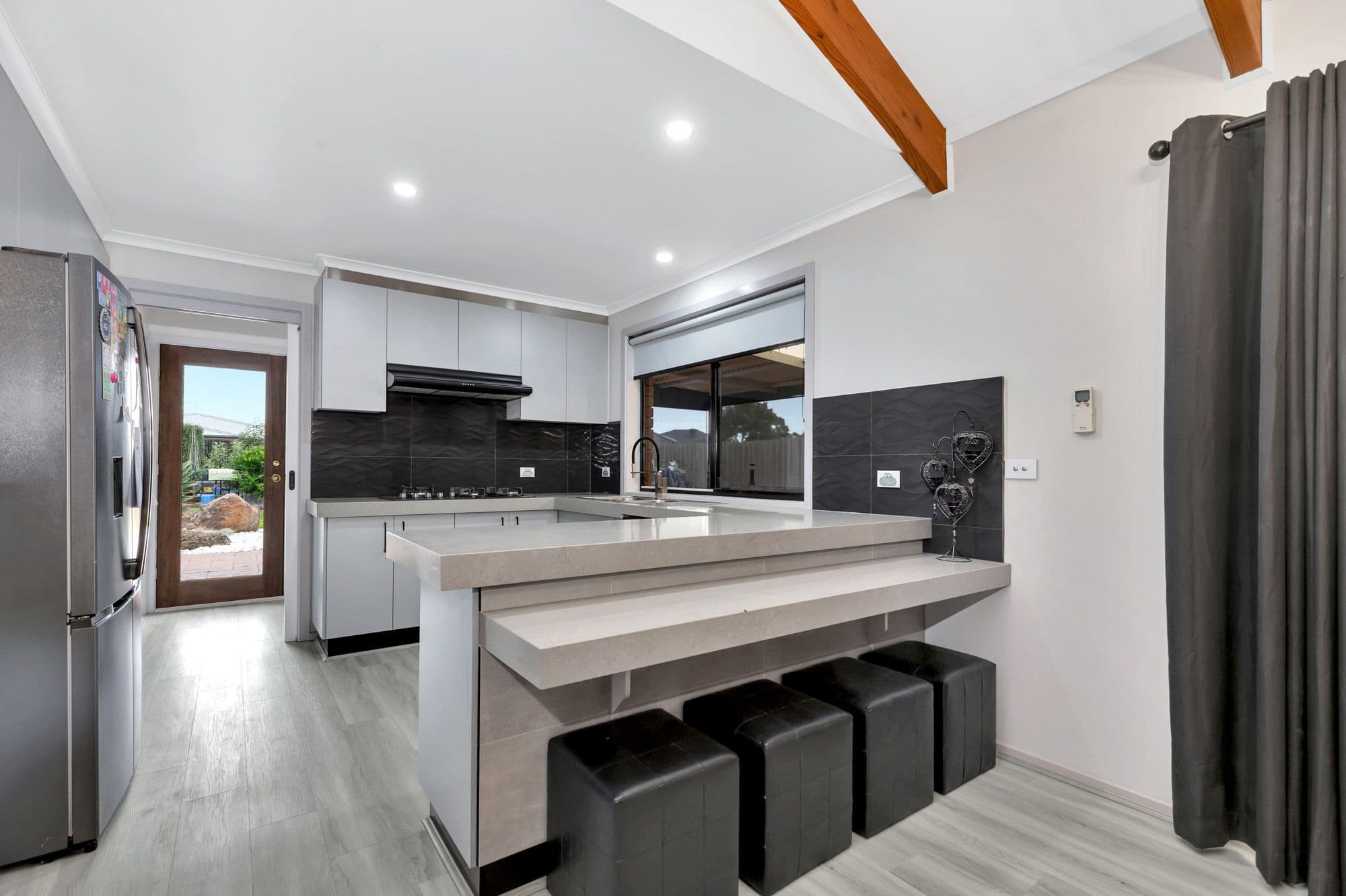 128 Westleigh Drive, Werribee VIC 3030, Werribee - Thumbnail 3