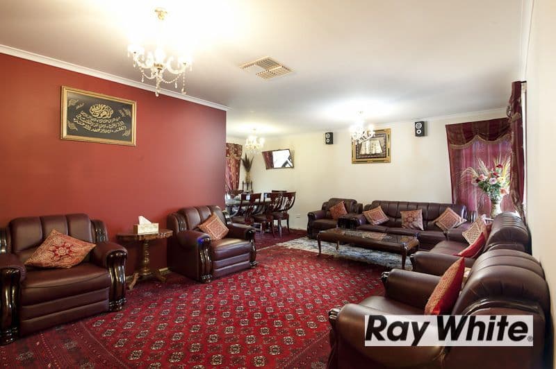14 Willow Drive, HAMPTON PARK VIC 3976, Hampton Park - Thumbnail 2