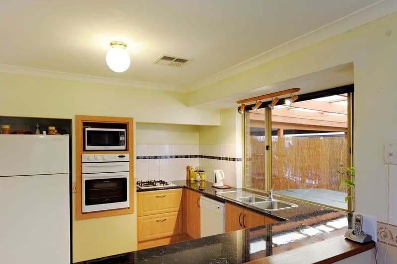 18 Kentia Close, WARNBRO WA 6169, Warnbro - Thumbnail 4