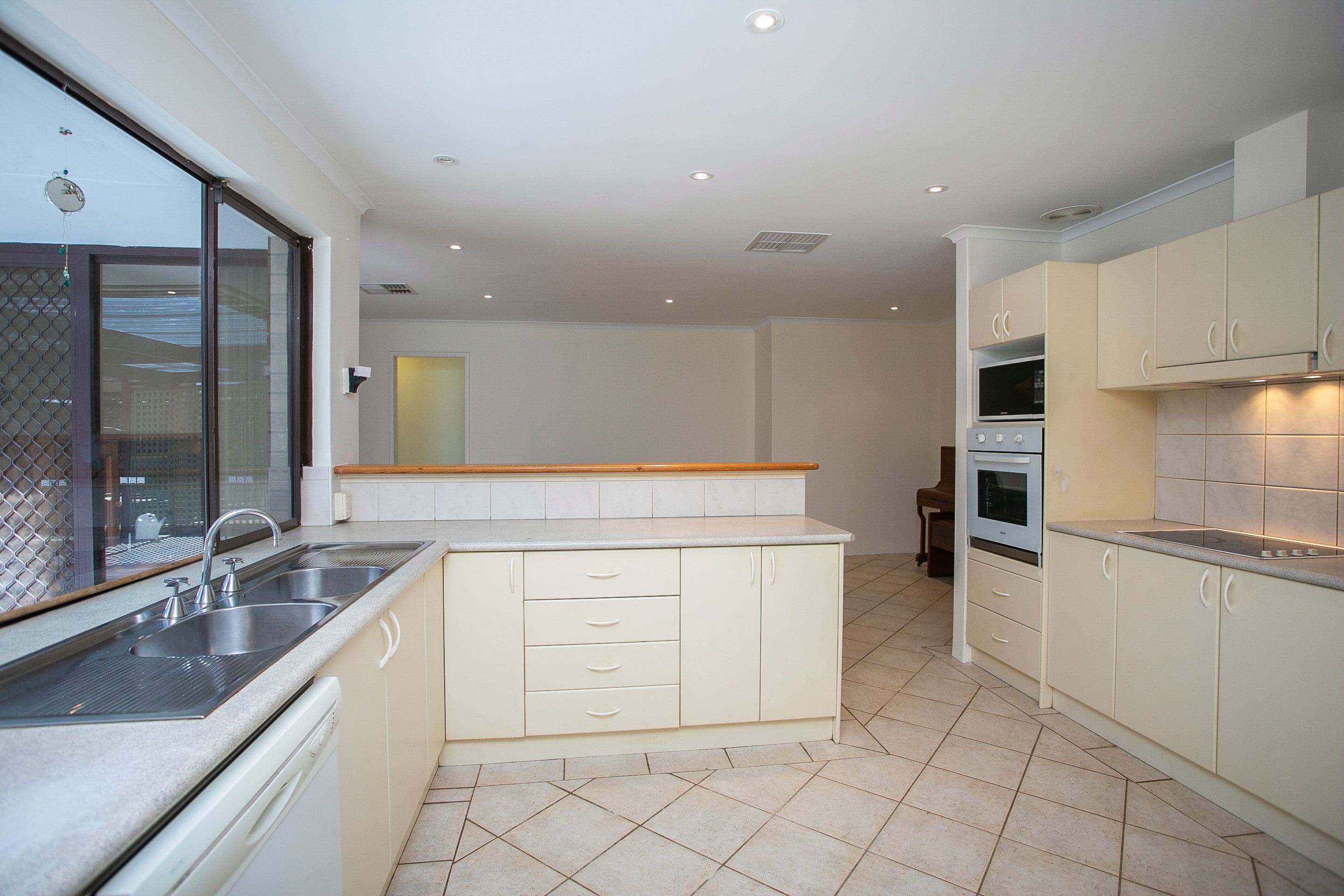 9 Broula Road, Kalamunda WA 6076, Kalamunda - Thumbnail 5
