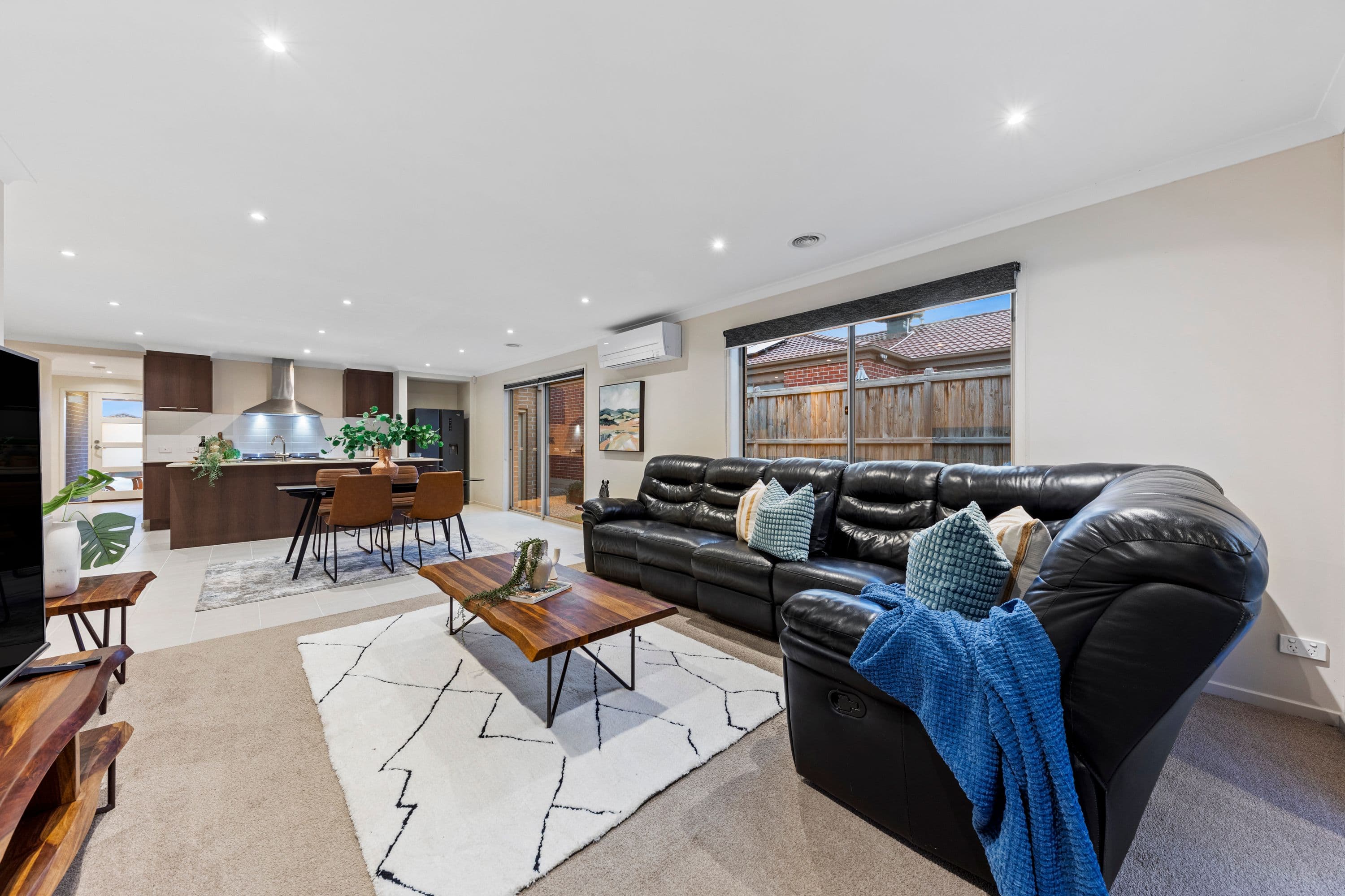 24 Meadowlea Crescent, Pakenham VIC 3810, Pakenham - Thumbnail 7