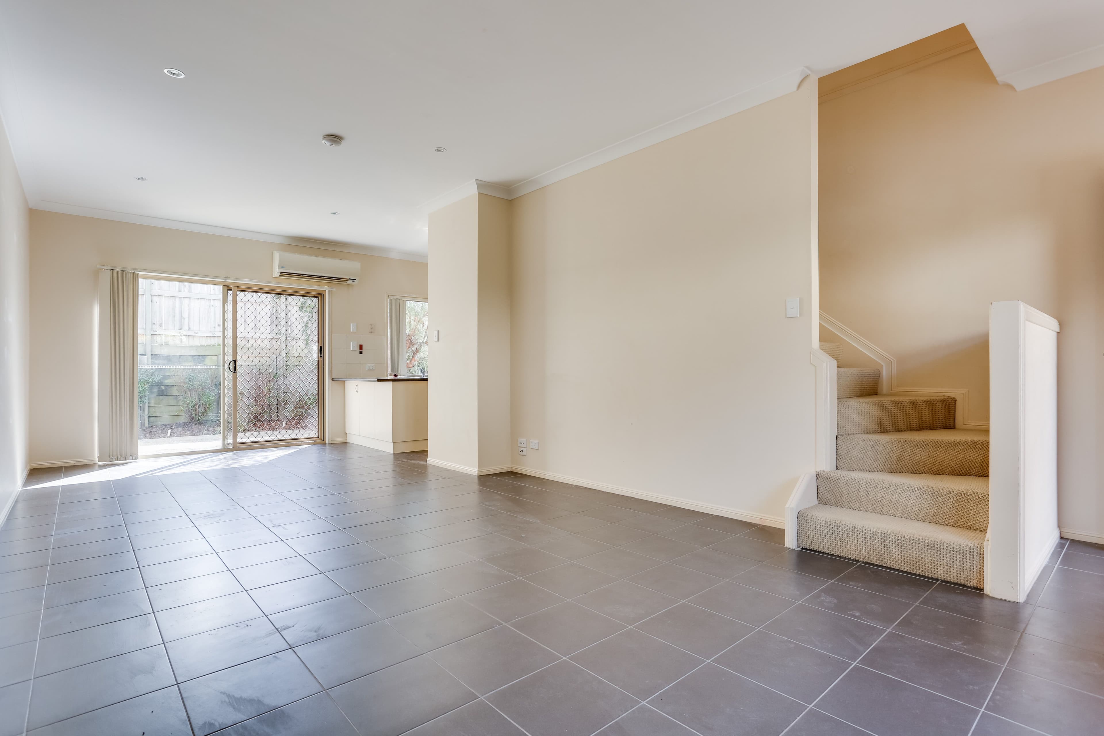 19 Kathleen Street, Richlands QLD 4077, Richlands - Thumbnail 2