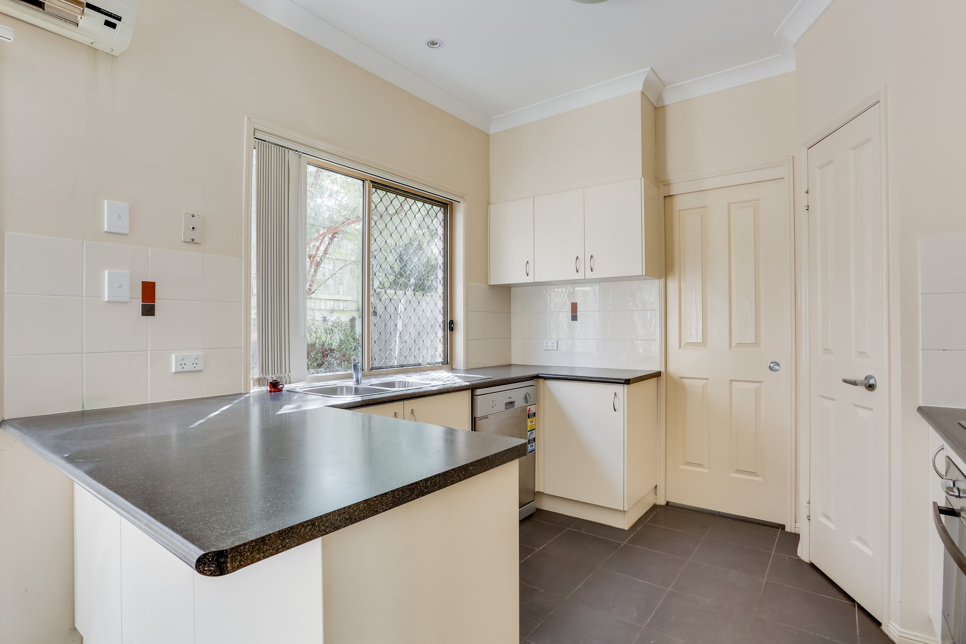 19 Kathleen Street, Richlands QLD 4077, Richlands - Thumbnail 4