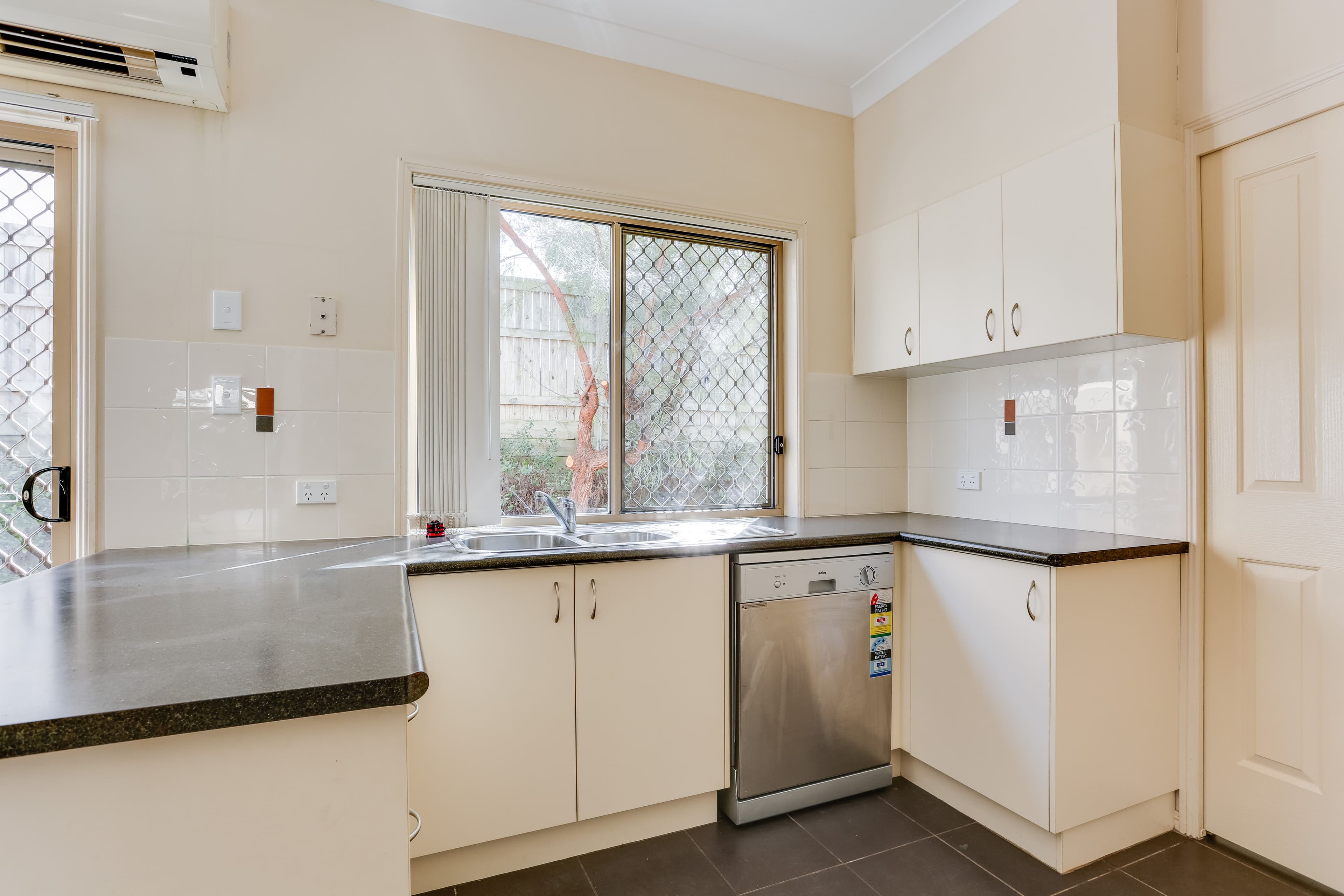 19 Kathleen Street, Richlands QLD 4077, Richlands - Thumbnail 5